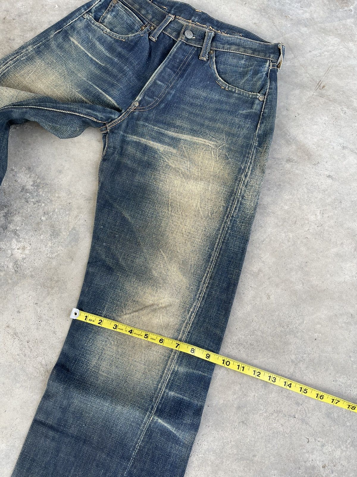 Levi's Vintage Clothing Levi’s Capital E back buckle 501XX made in japan Size US 30 / EU 46 - 19 Thumbnail