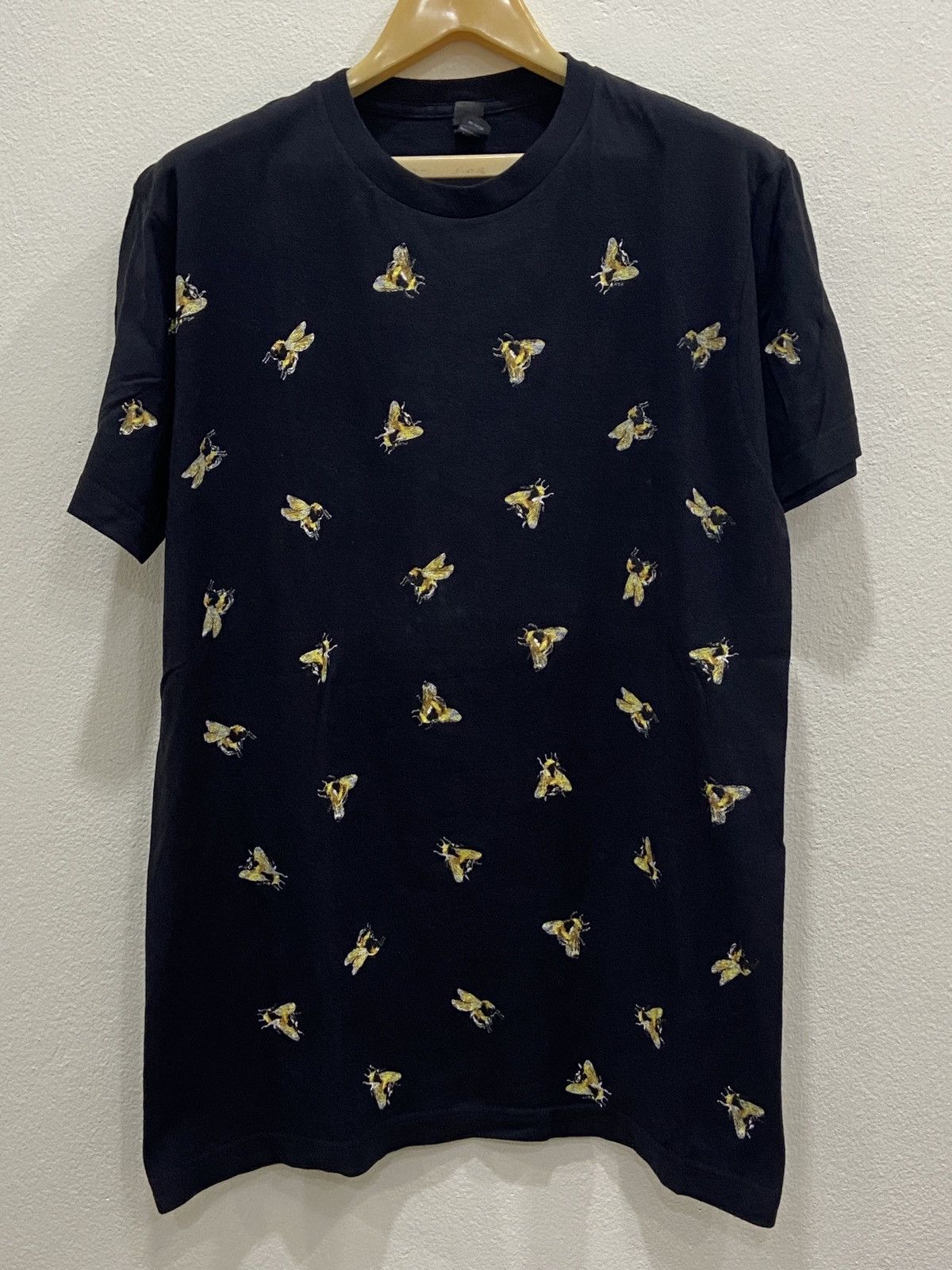 🔥🌎Free Shipping🌎🔥 Victoria Beckham Bee brandname TShirt
