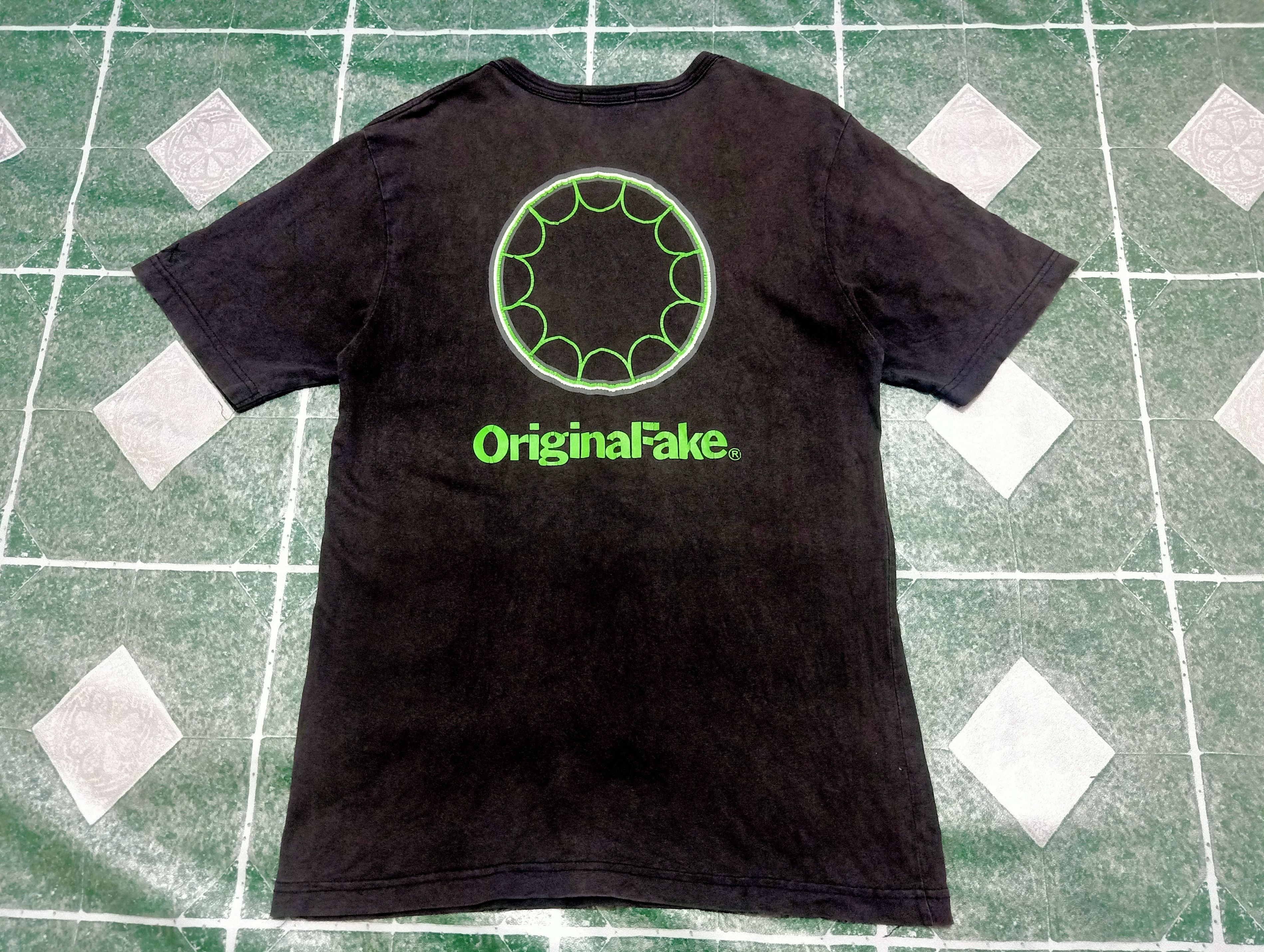 Original Fake Original Fake X Kaws X Invincible Size US S / EU 44-46 / 1 - 1 Thumbnail