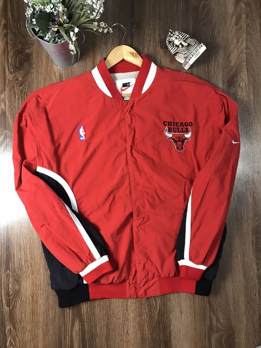 Bulls 90s best sale warm up jacket