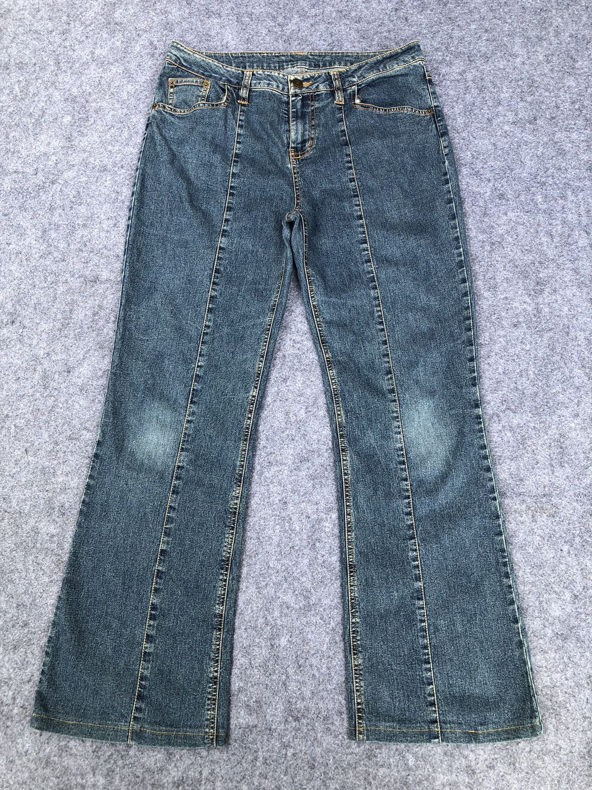 Japanese Brand Rare🔥Japanese Hybrid Bootcut Jeans Size 31" - 1 Thumbnail
