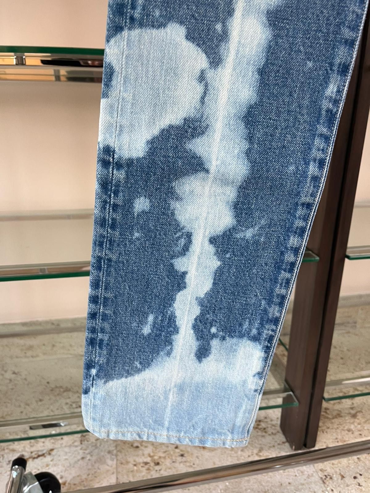 Tom Ford Bleach Spot Slim Fit Denim in Blue/White Size US 30 / EU 46 - 6 Thumbnail