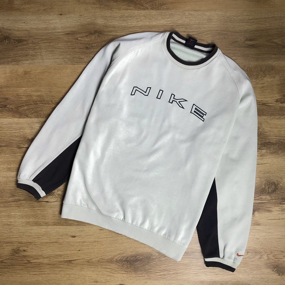 Nike Nike big logo vintage sweatshirt y2k Size US L / EU 52-54 / 3 - 1 Thumbnail
