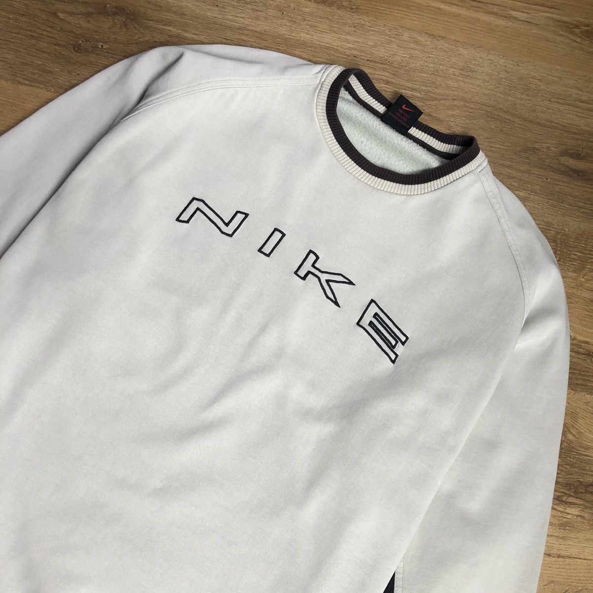 Nike Nike big logo vintage sweatshirt y2k Size US L / EU 52-54 / 3 - 2 Thumbnail