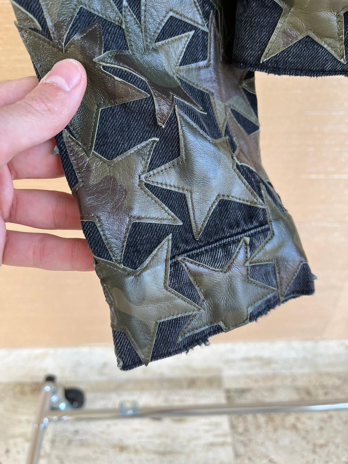 Amiri Chemist Denim Jacket in Black With Camo Patches Size US L / EU 52-54 / 3 - 6 Thumbnail