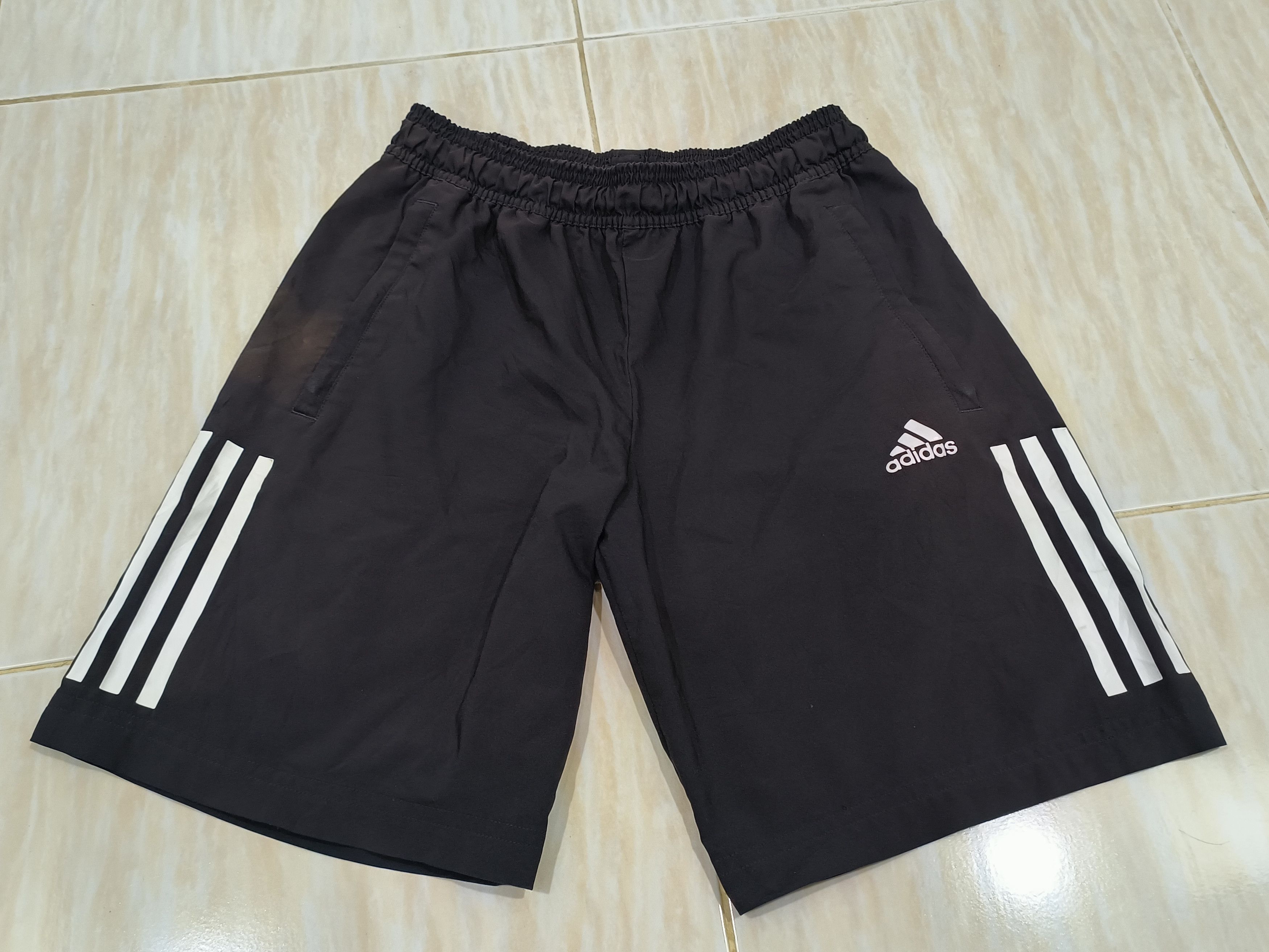 Vintage Adidas shorts pants