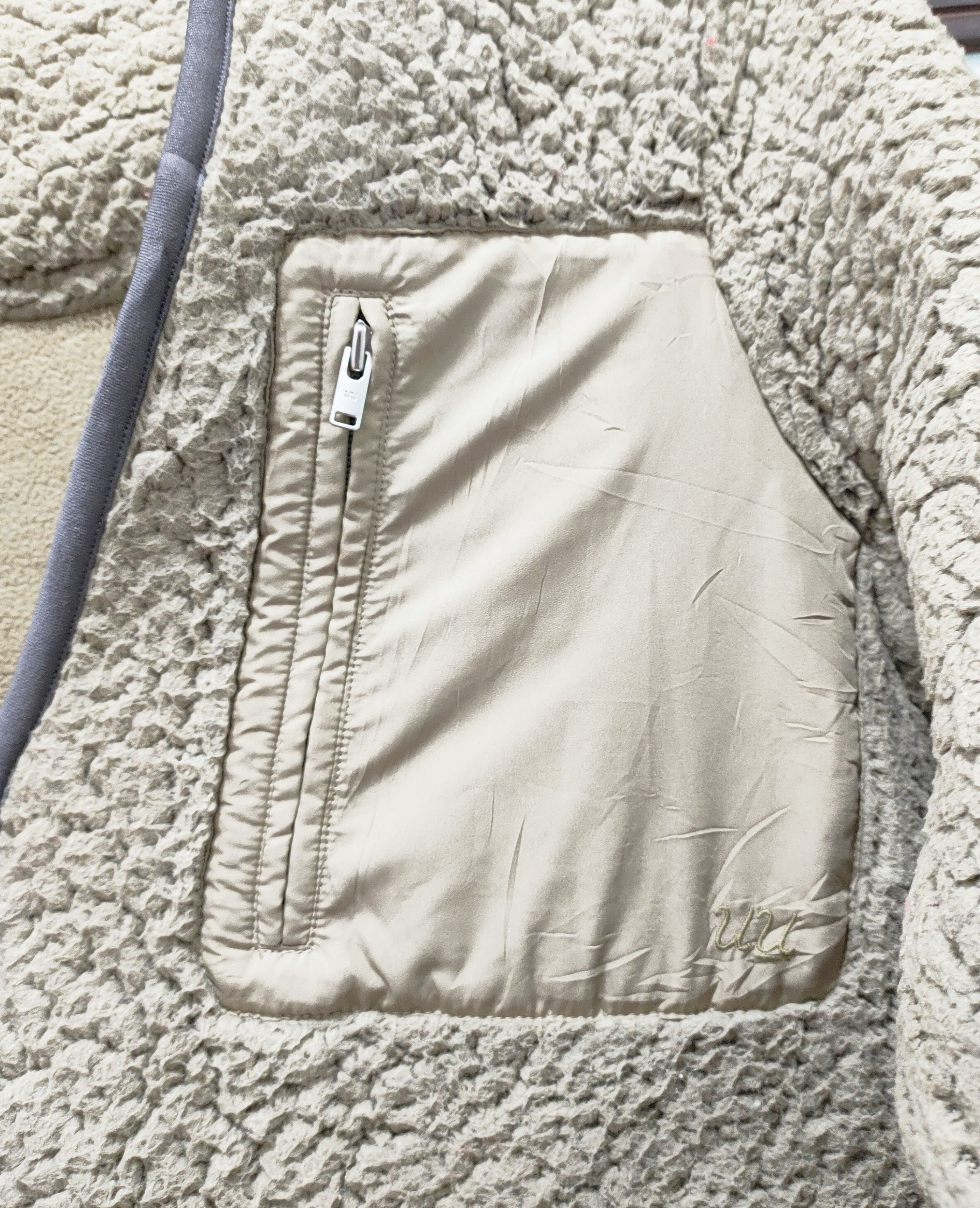 Japanese Brand 💥Binding Now ! Uniqlo x Undercover Sweater💥 Size US S / EU 44-46 / 1 - 2 Thumbnail