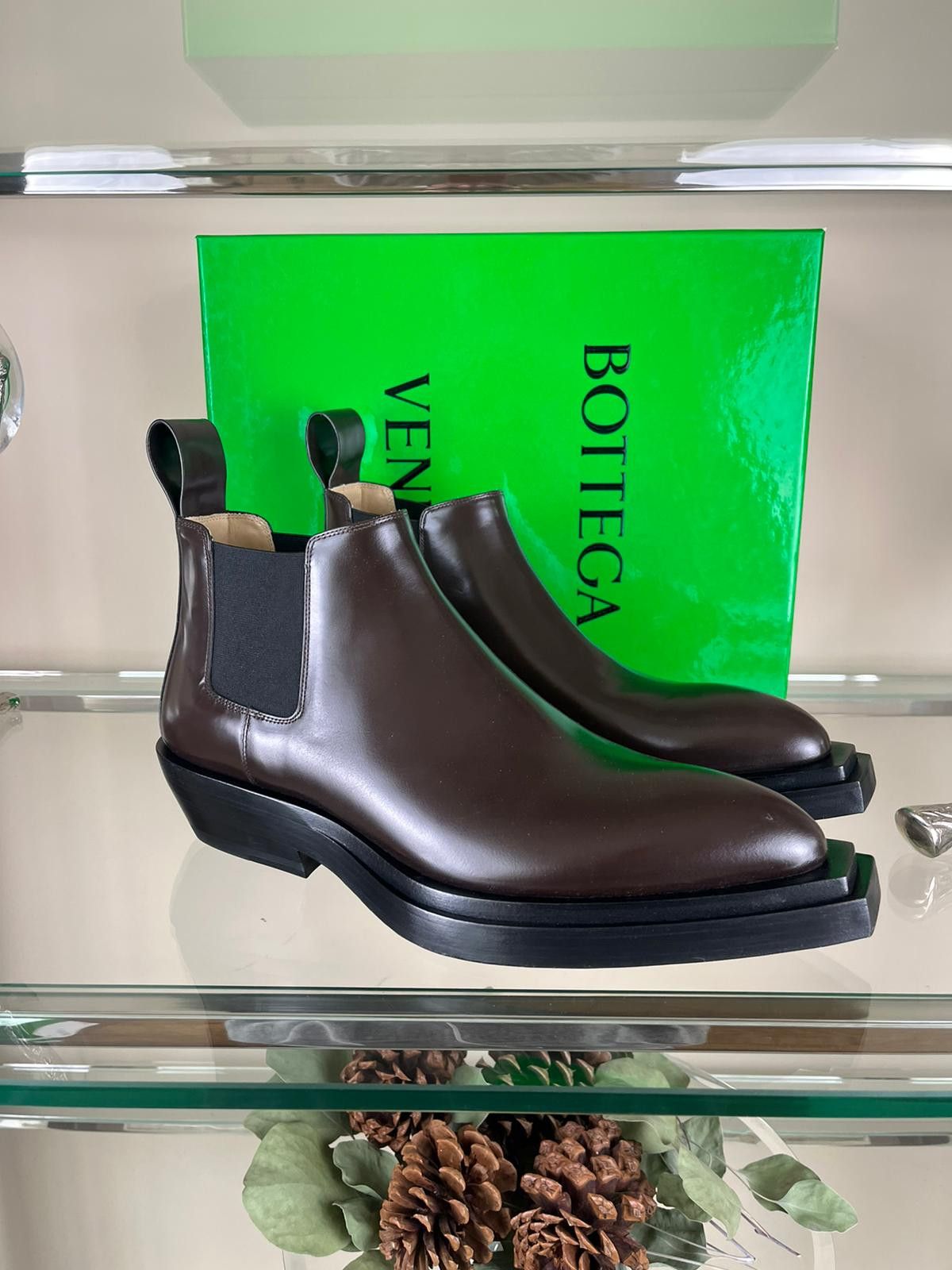 Bottega Veneta Chisel Boots in Osaka Shiny Leather in Dark Brown Size US 13 / EU 46 - 2 Thumbnail