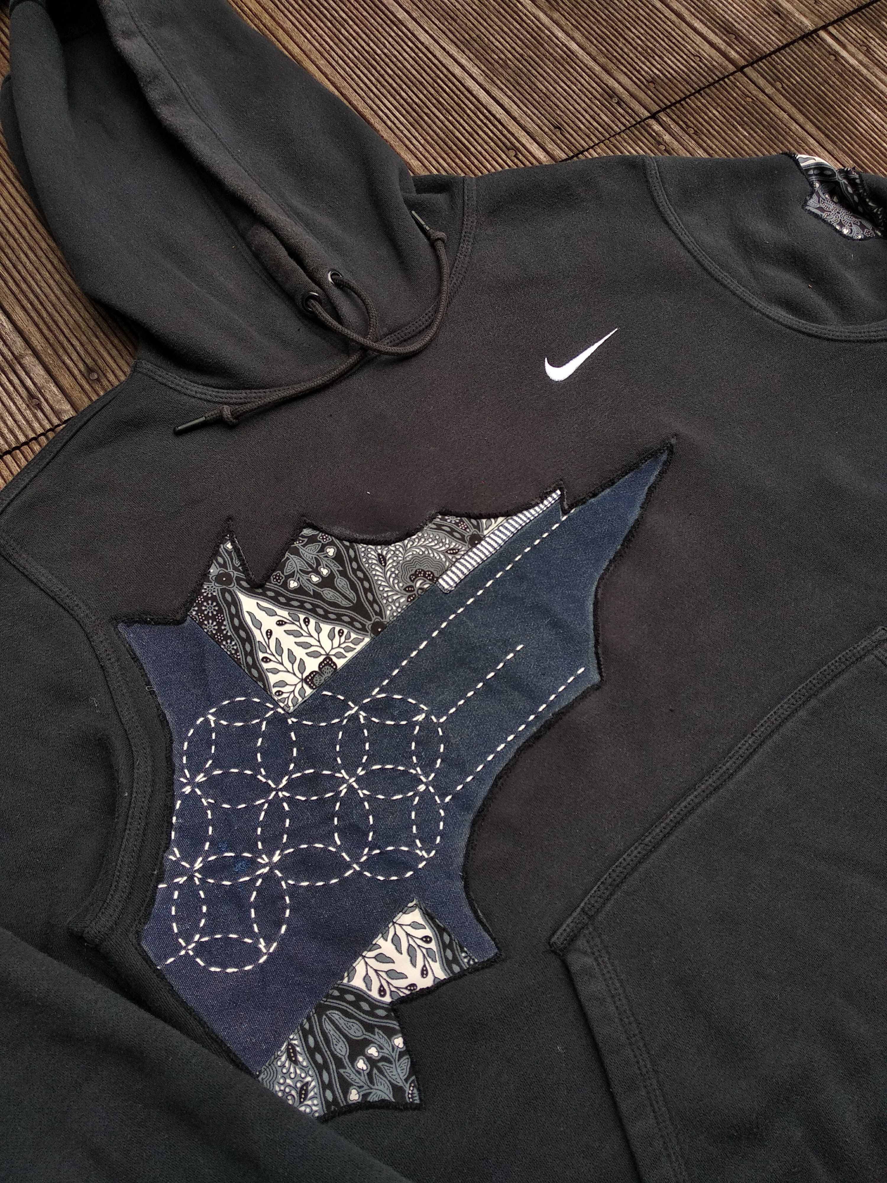 Nike Nike Small Swoosh Hoodie Custom Japanese Sashiko Size US M / EU 48-50 / 2 - 4 Thumbnail