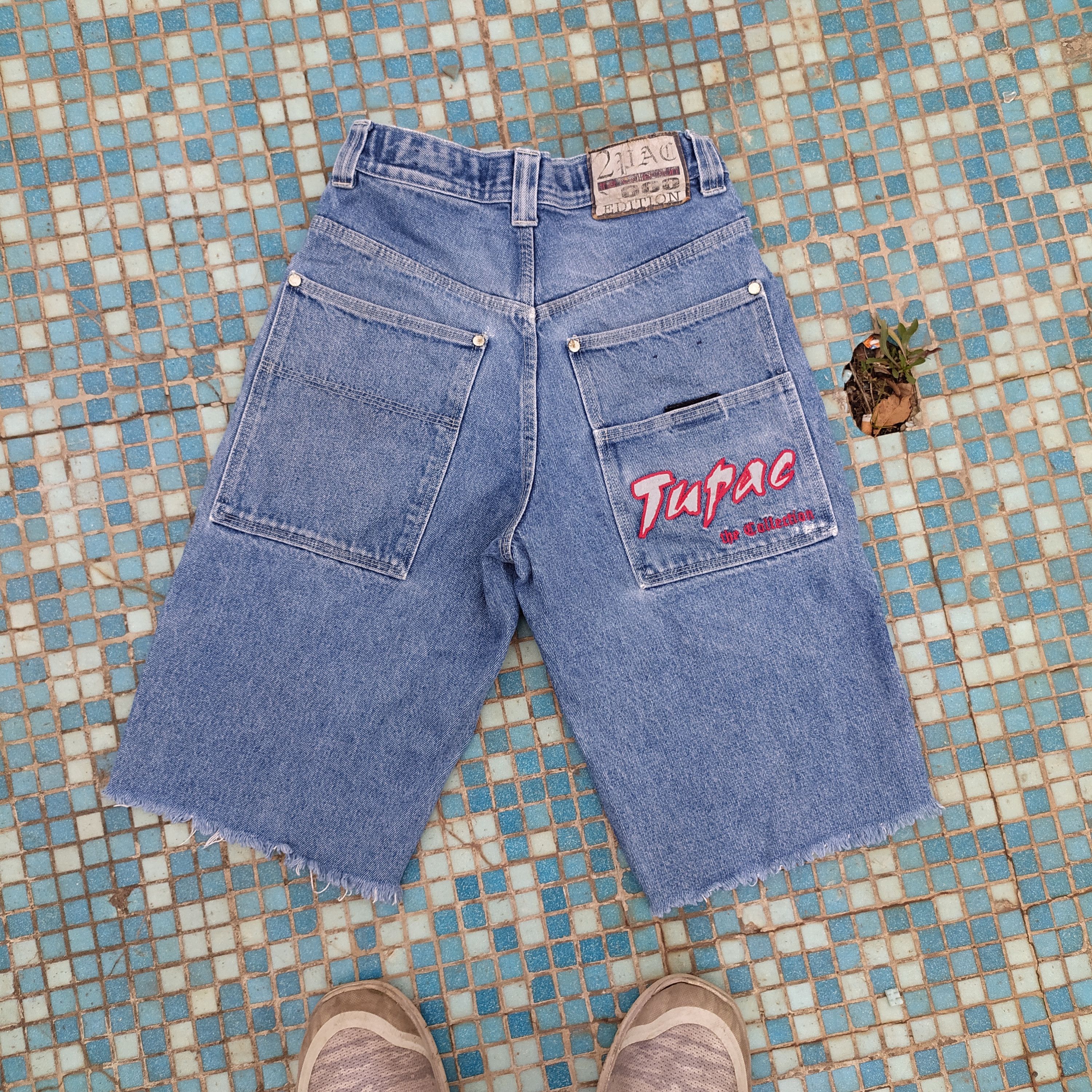 Vintage Rare Vintage 2Pac cropped denim jeans Rap shorts Size US 26 / EU 42 - 1 Thumbnail