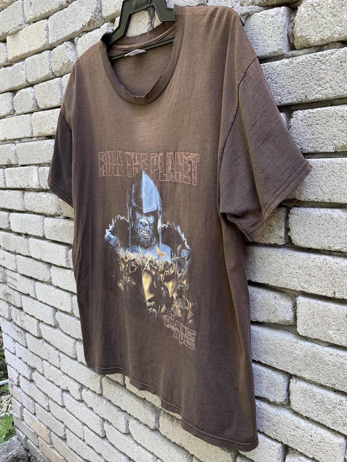 Vintage Distressed Vintage Planet Of The Apes Rule The World Tee Size US L / EU 52-54 / 3 - 4 Thumbnail