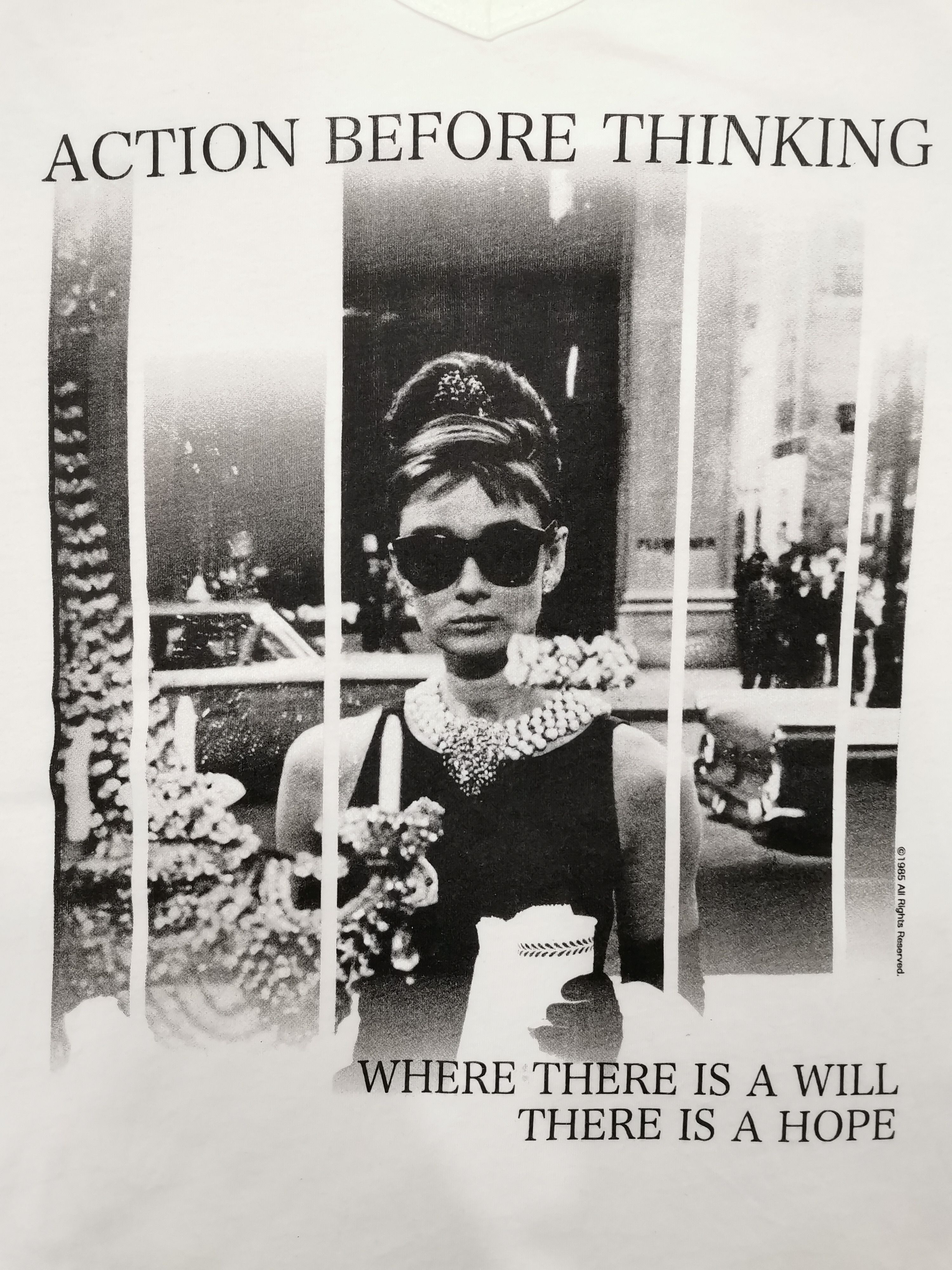Vintage Audrey Hepburn Breakfirst at Tiffany's movie remake Size US XXL / EU 58 / 5 - 1 Thumbnail