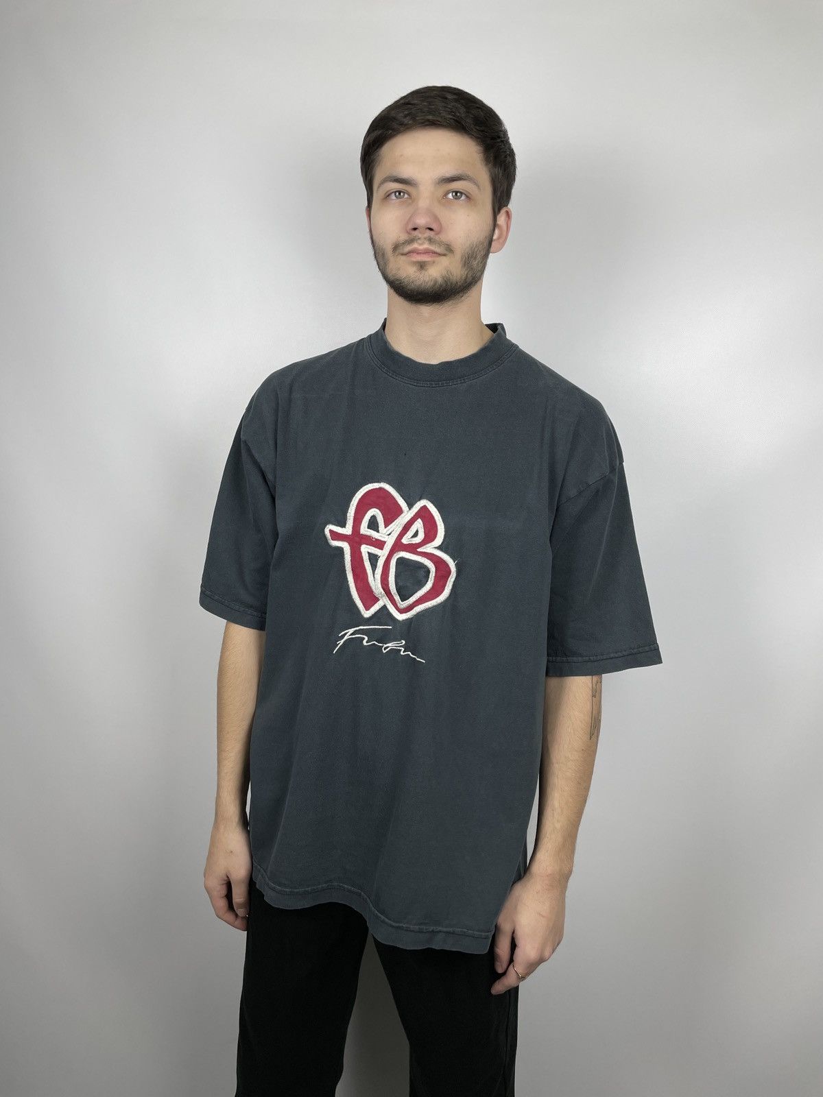 Fubu × Vintage Vintage Fubu Sports Sun Faded Rap T-Shirt Size US XXL / EU 58 / 5 - 2 Thumbnail