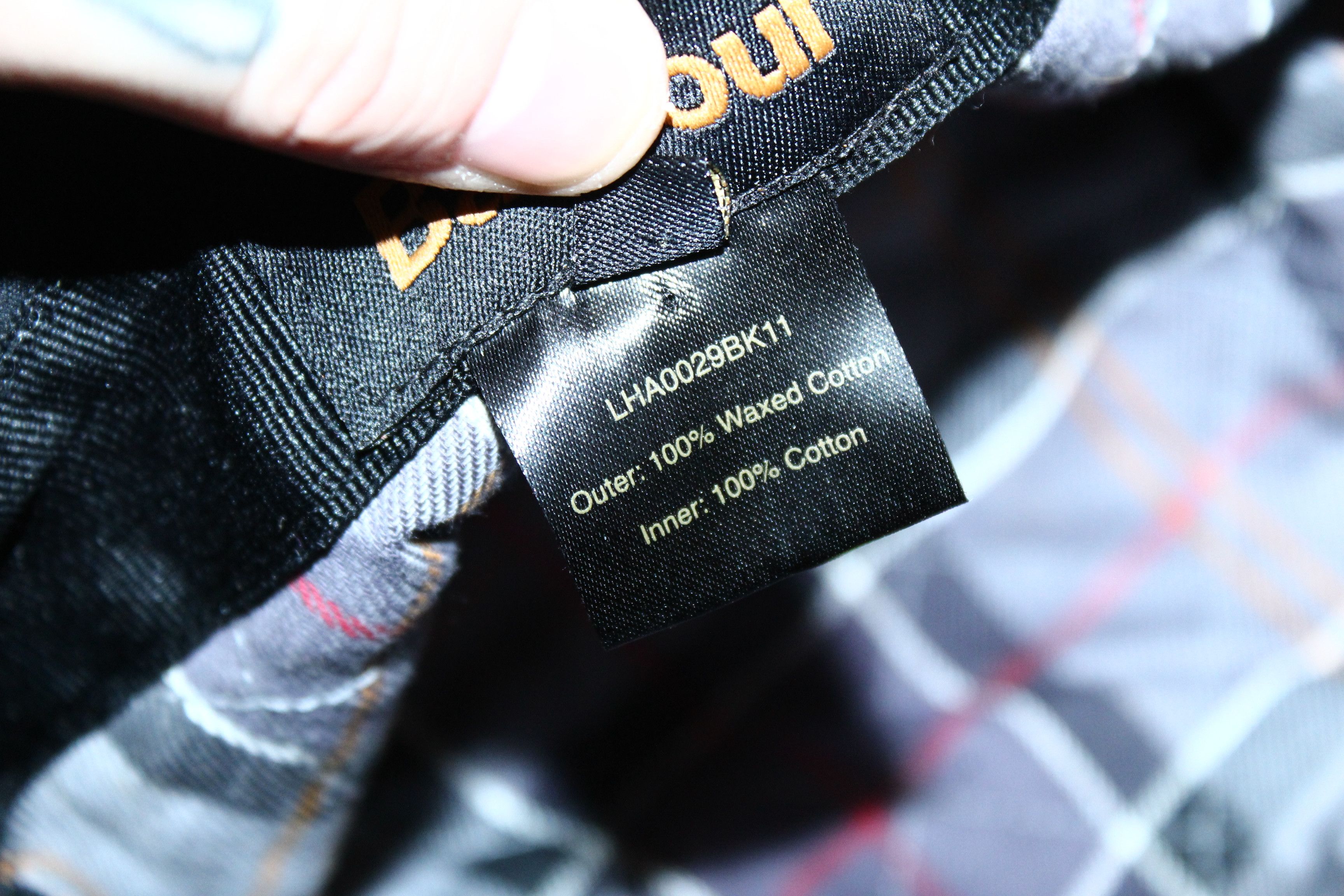 Barbour Barbour Wax Bucket Hat in Black. Quilted Tartan Lined Size ONE SIZE - 5 Thumbnail