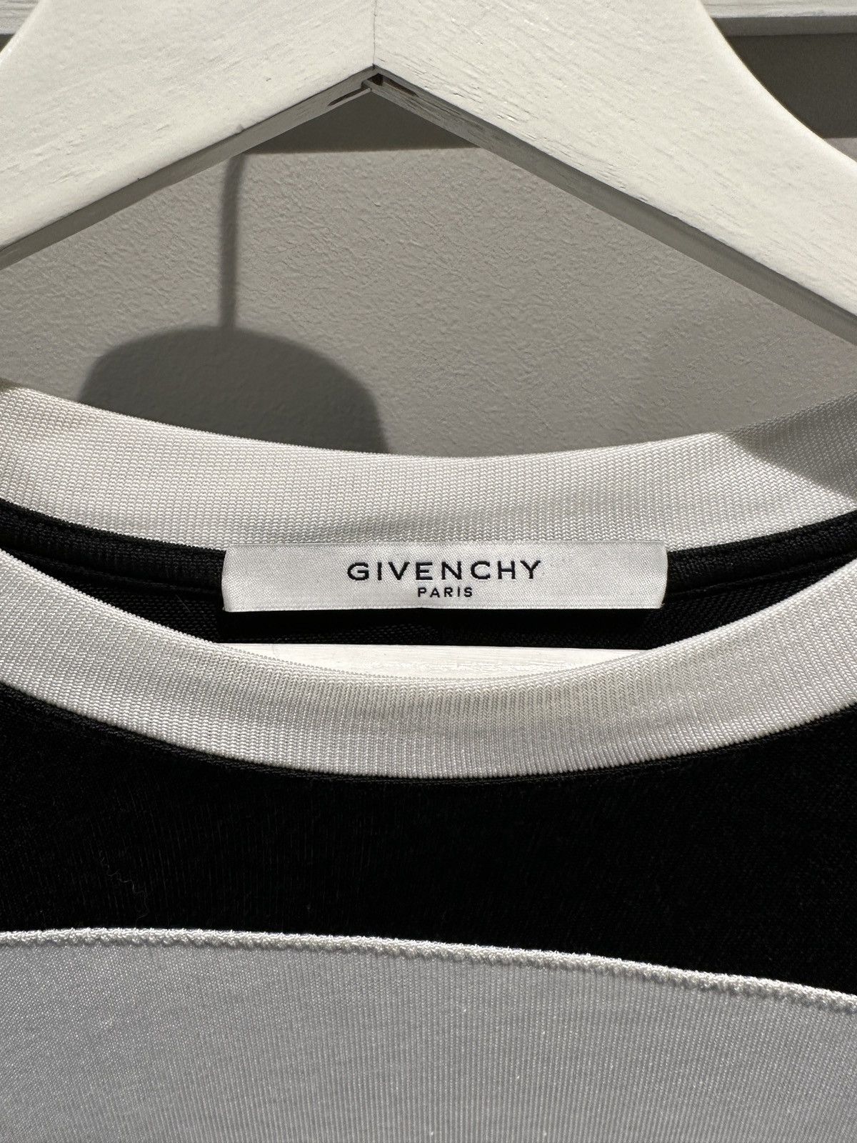 Givenchy Givenchy Paris t-shirt Size US XL / EU 56 / 4 - 2 Thumbnail