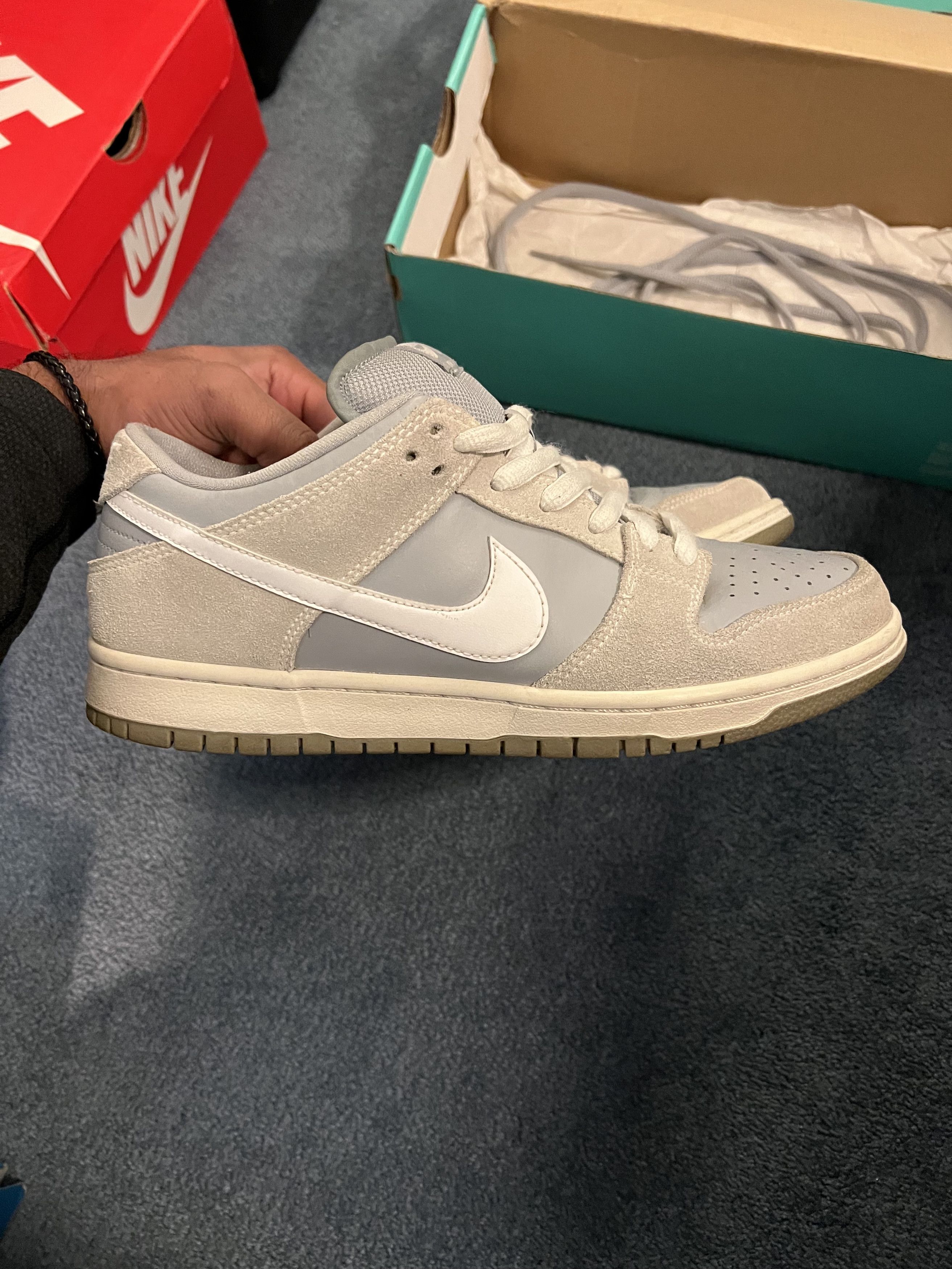 Nike Nike SB Dunk Low White Wolf Grey Size US 9 / EU 42 - 2 Thumbnail