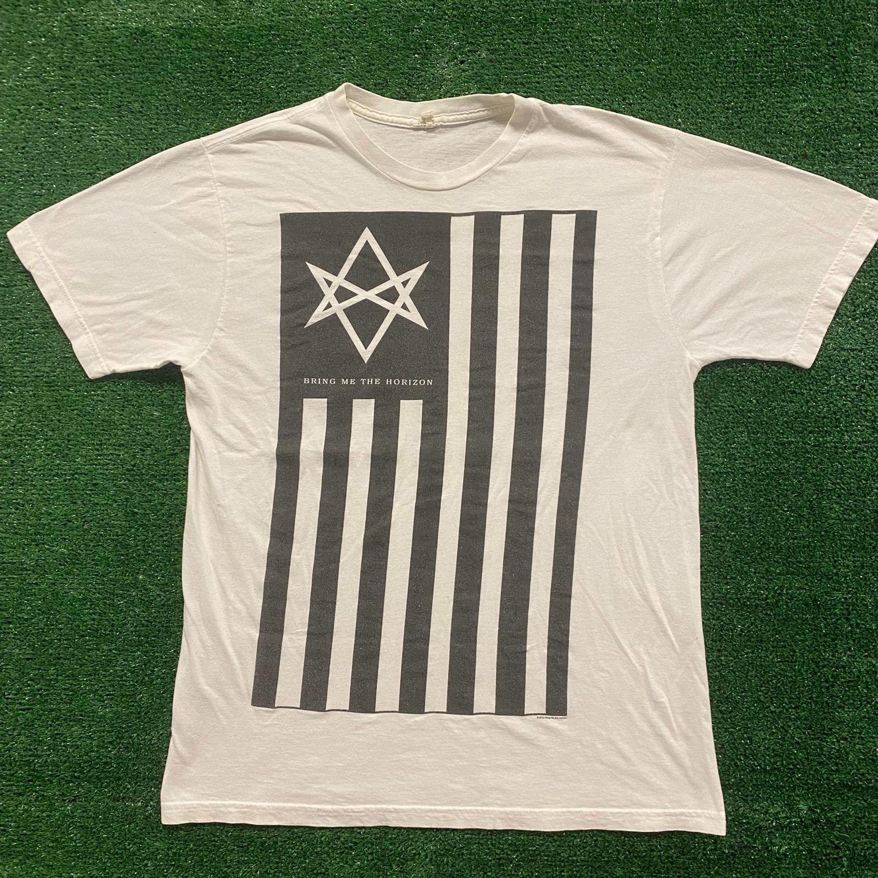 Band Tees Bring Me The Horizon Vintage Emo Punk Metal Band T-Shirt Size US M / EU 48-50 / 2 - 1 Thumbnail
