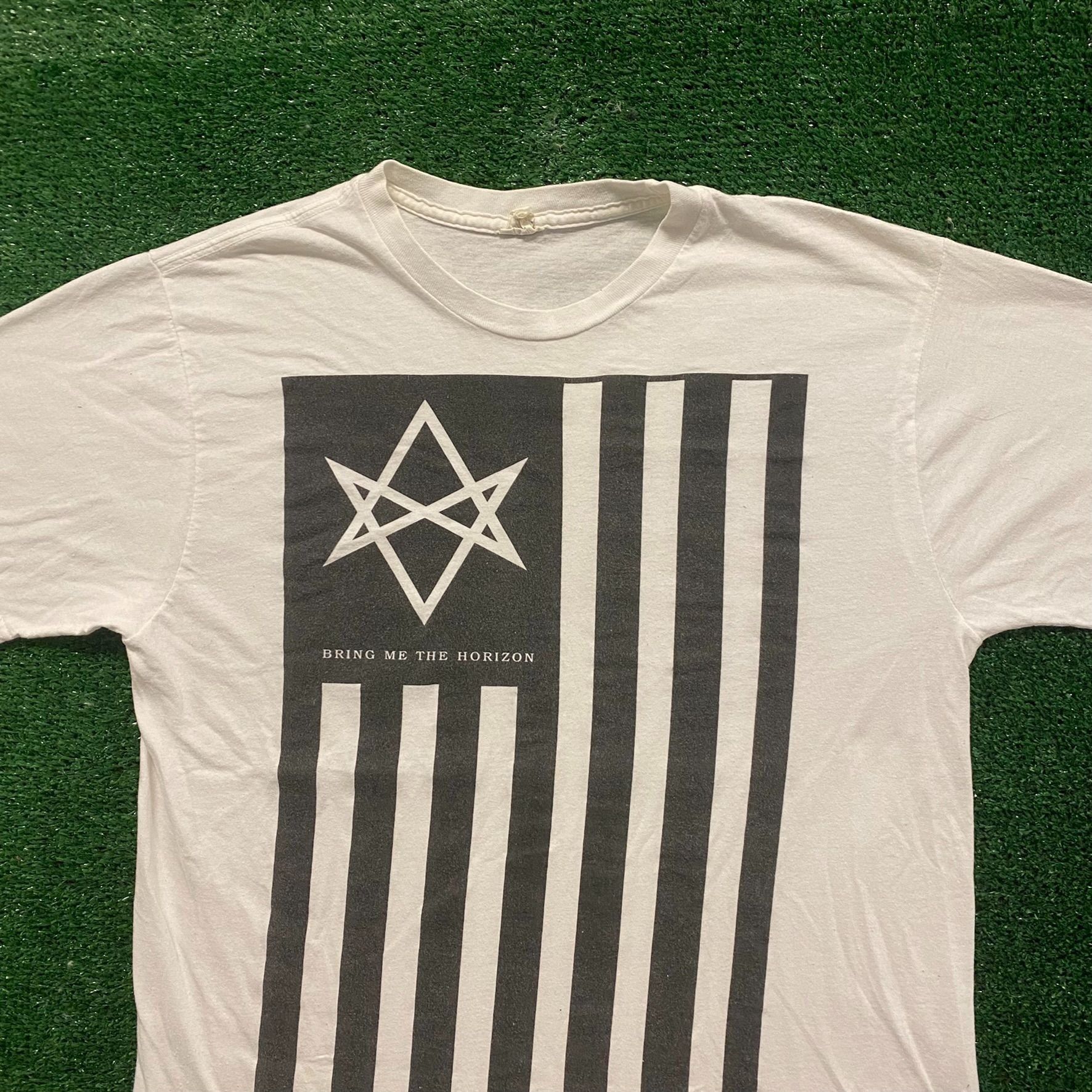 Band Tees Bring Me The Horizon Vintage Emo Punk Metal Band T-Shirt Size US M / EU 48-50 / 2 - 2 Thumbnail