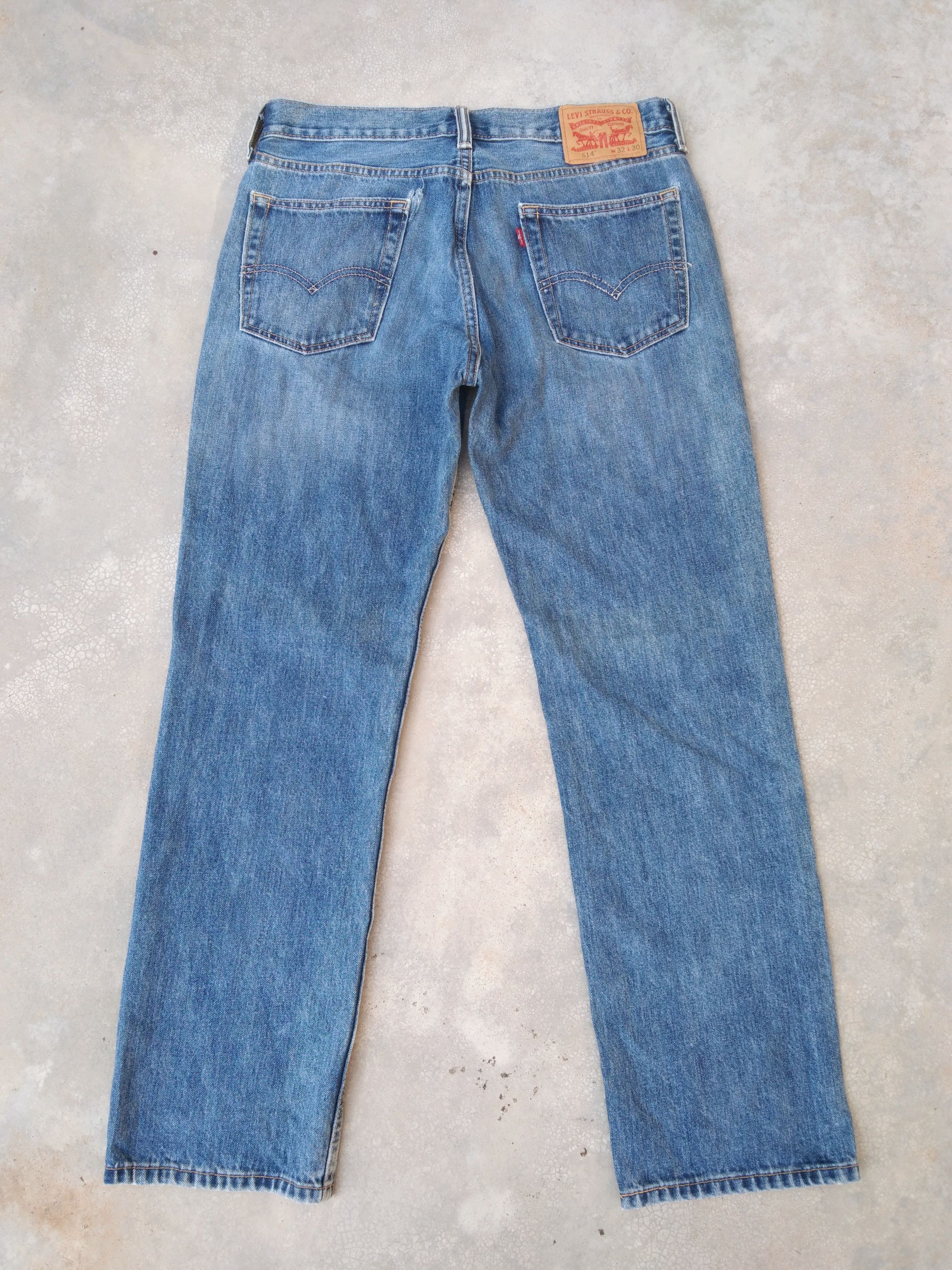 Levi's Vintage Levi's Jeans 514 Straight Leg Blue Wash Denim 32x30 Size US 32 / EU 48 - 2 Thumbnail