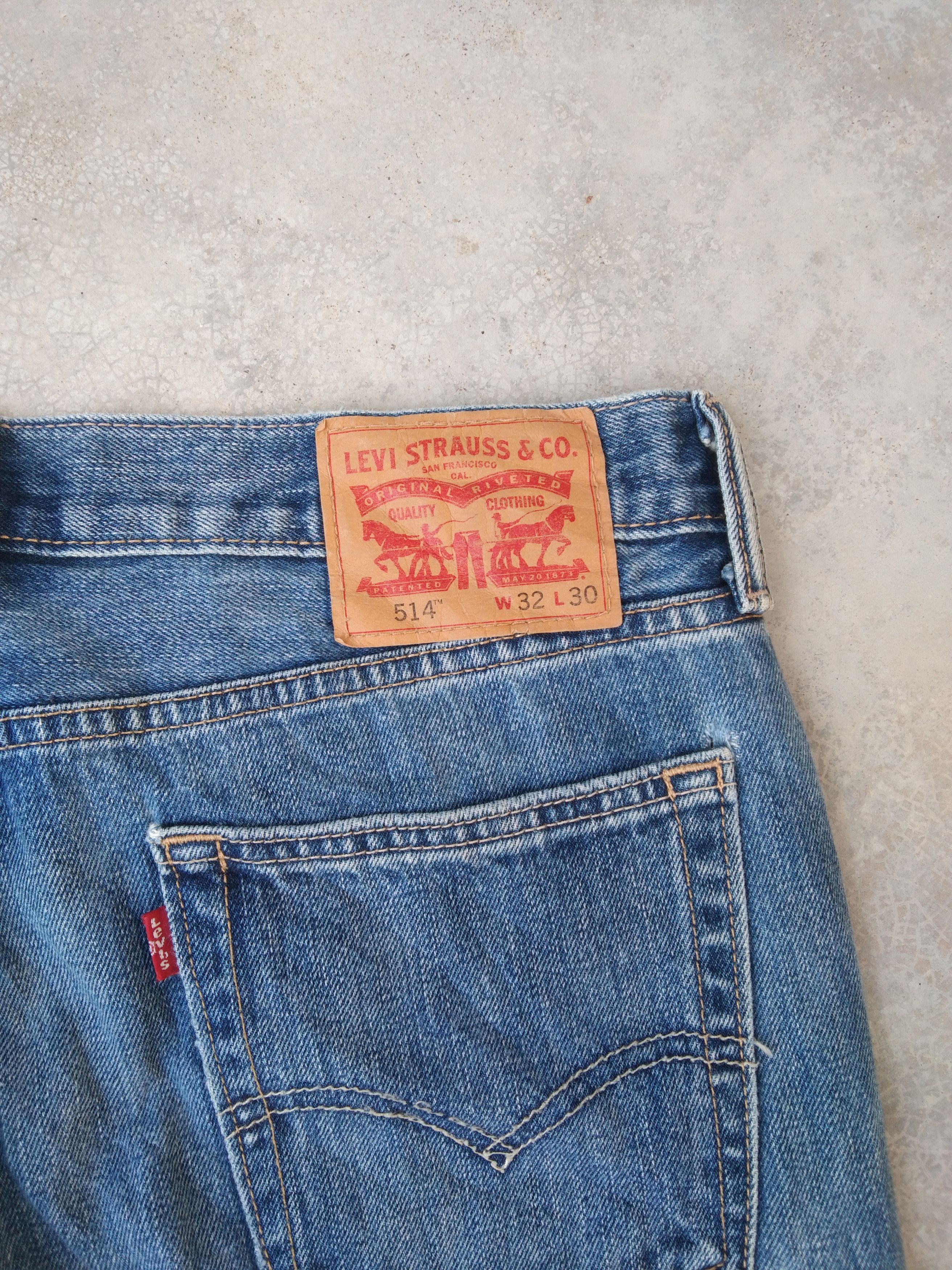 Levi's Vintage Levi's Jeans 514 Straight Leg Blue Wash Denim 32x30 Size US 32 / EU 48 - 4 Thumbnail