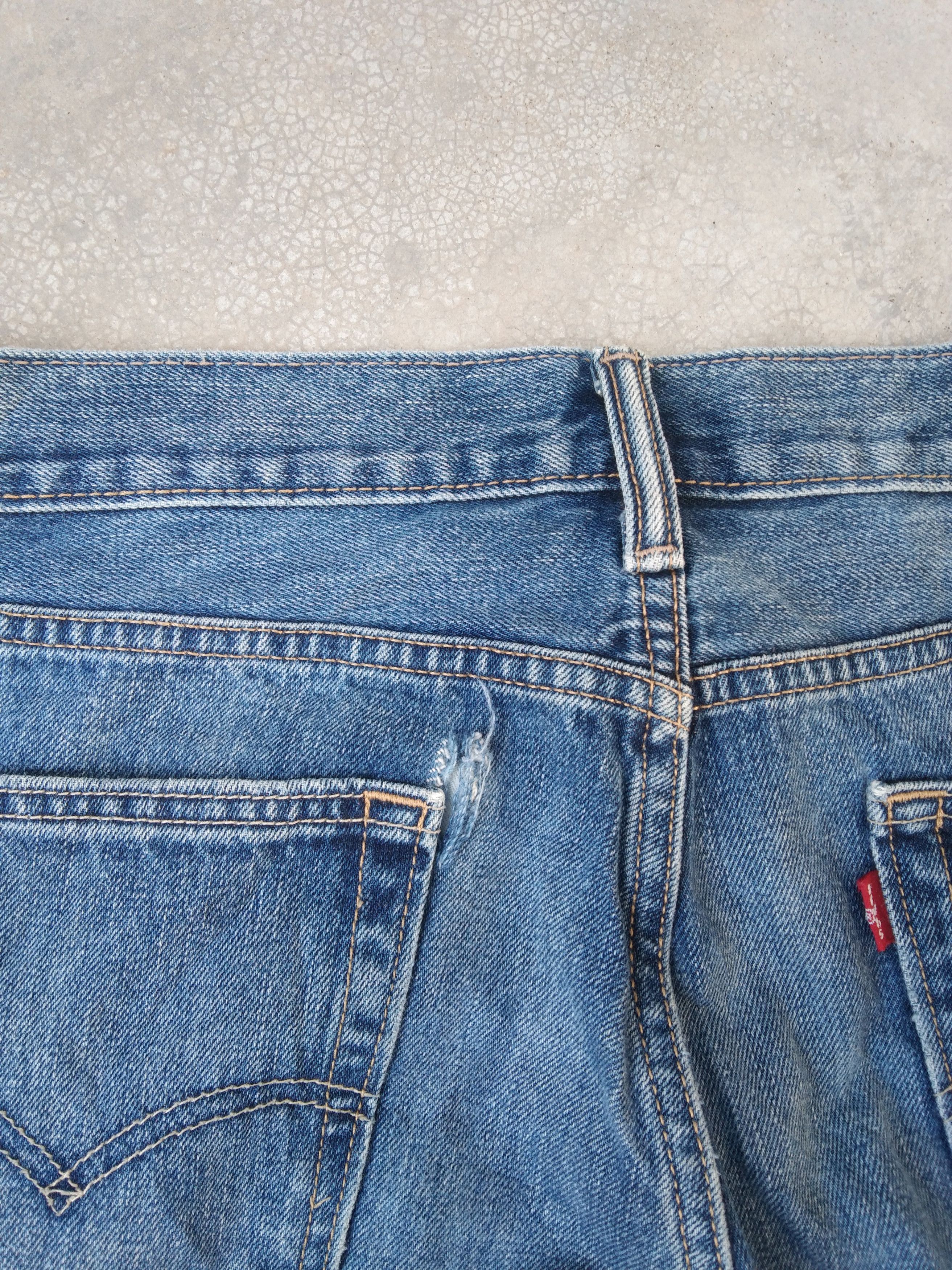 Levi's Vintage Levi's Jeans 514 Straight Leg Blue Wash Denim 32x30 Size US 32 / EU 48 - 3 Thumbnail