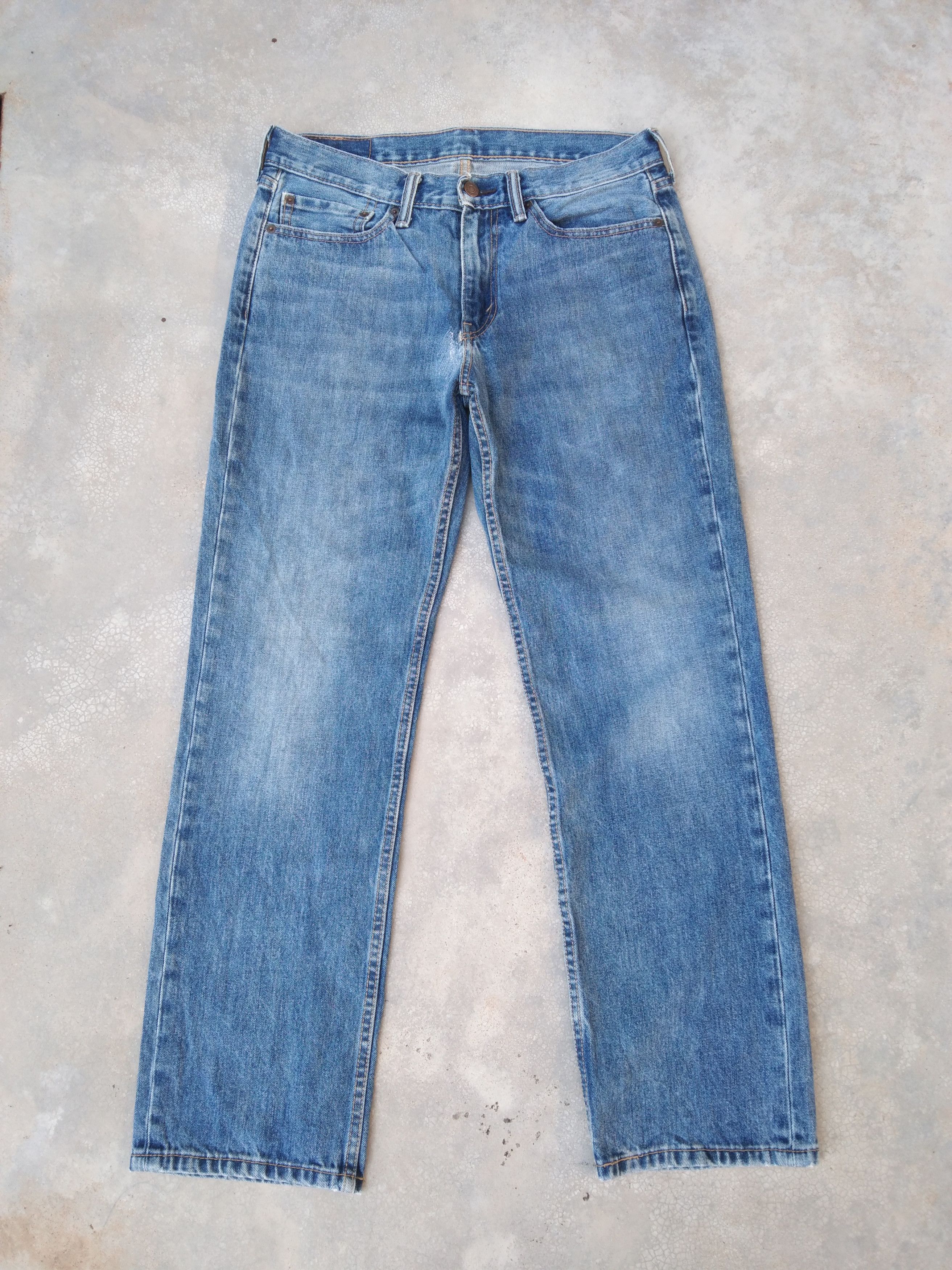 image of Vintage Levi's Jeans 514 Light Blue Denim 32X30, Men's