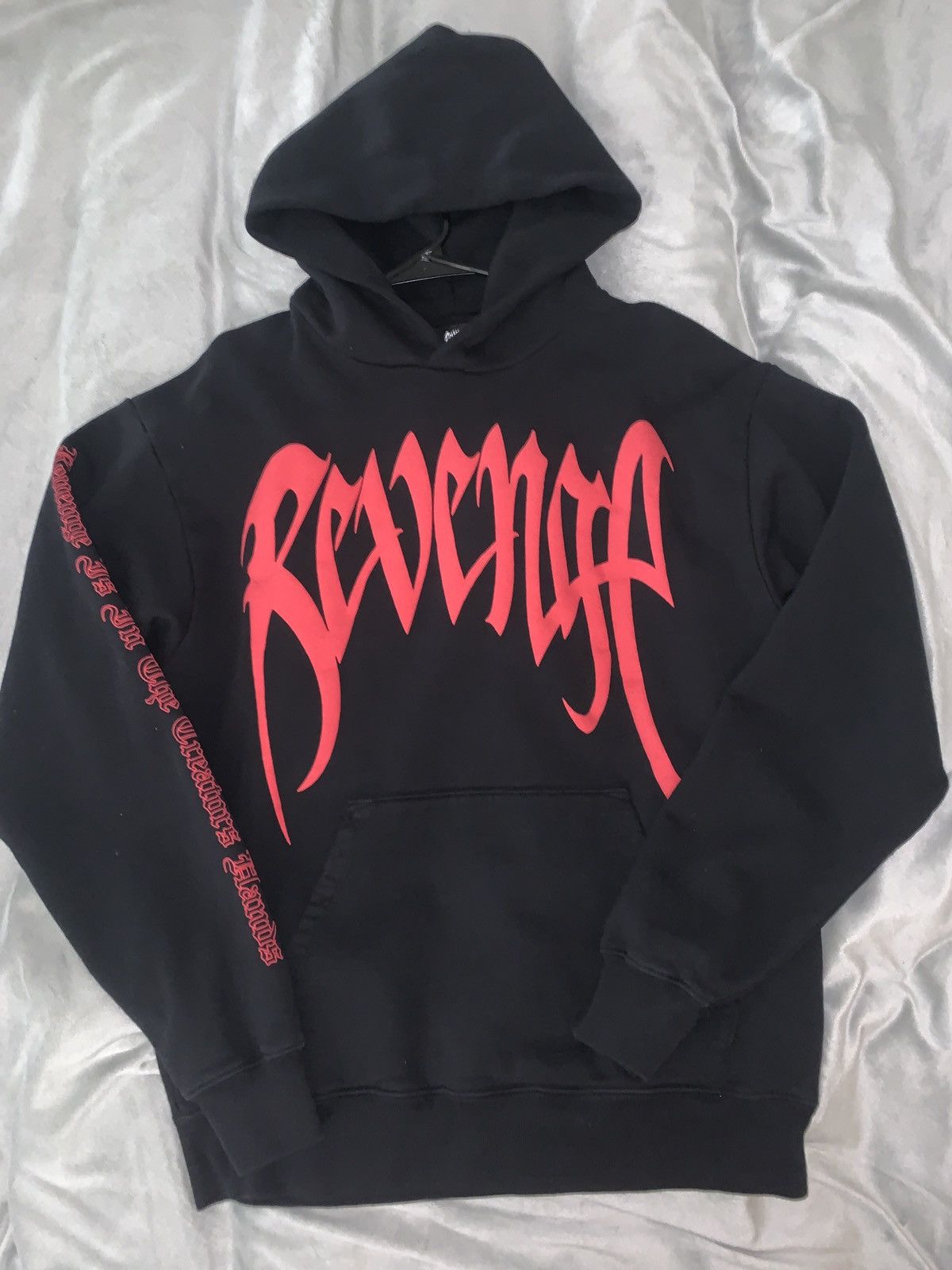 Revenge Black/Red arch logo Hoodie Size US M / EU 48-50 / 2 - 1 Thumbnail
