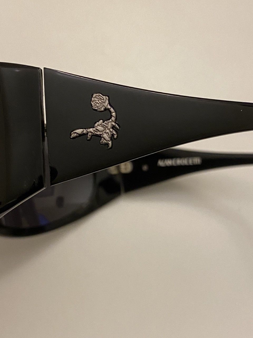 Alan Crocetti Scorpion Sunglasses Size ONE SIZE - 4 Thumbnail
