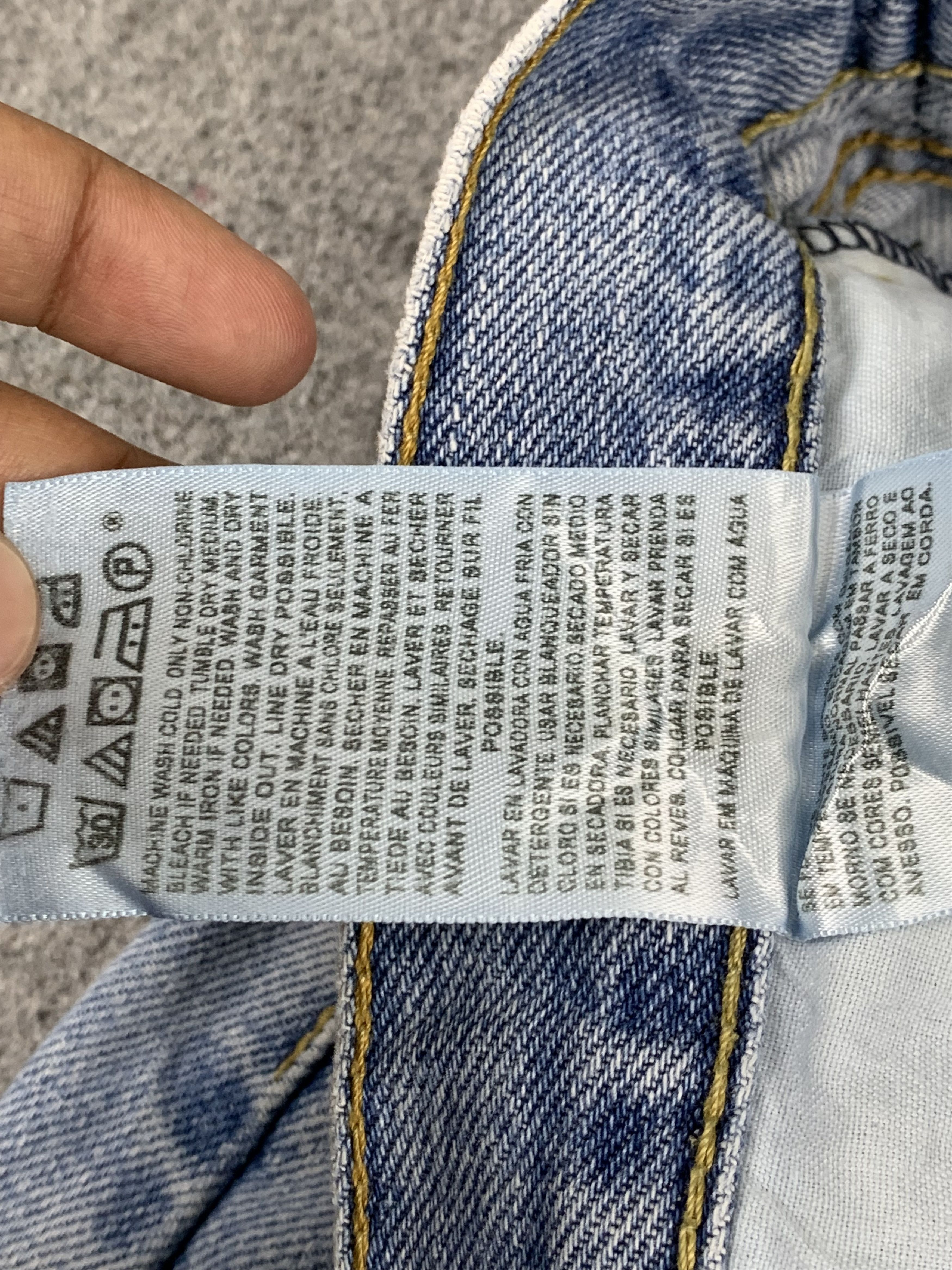 Levi's Vintage Levis 505 Light Wash Jeans DP1795 Size US 35 - 9 Thumbnail