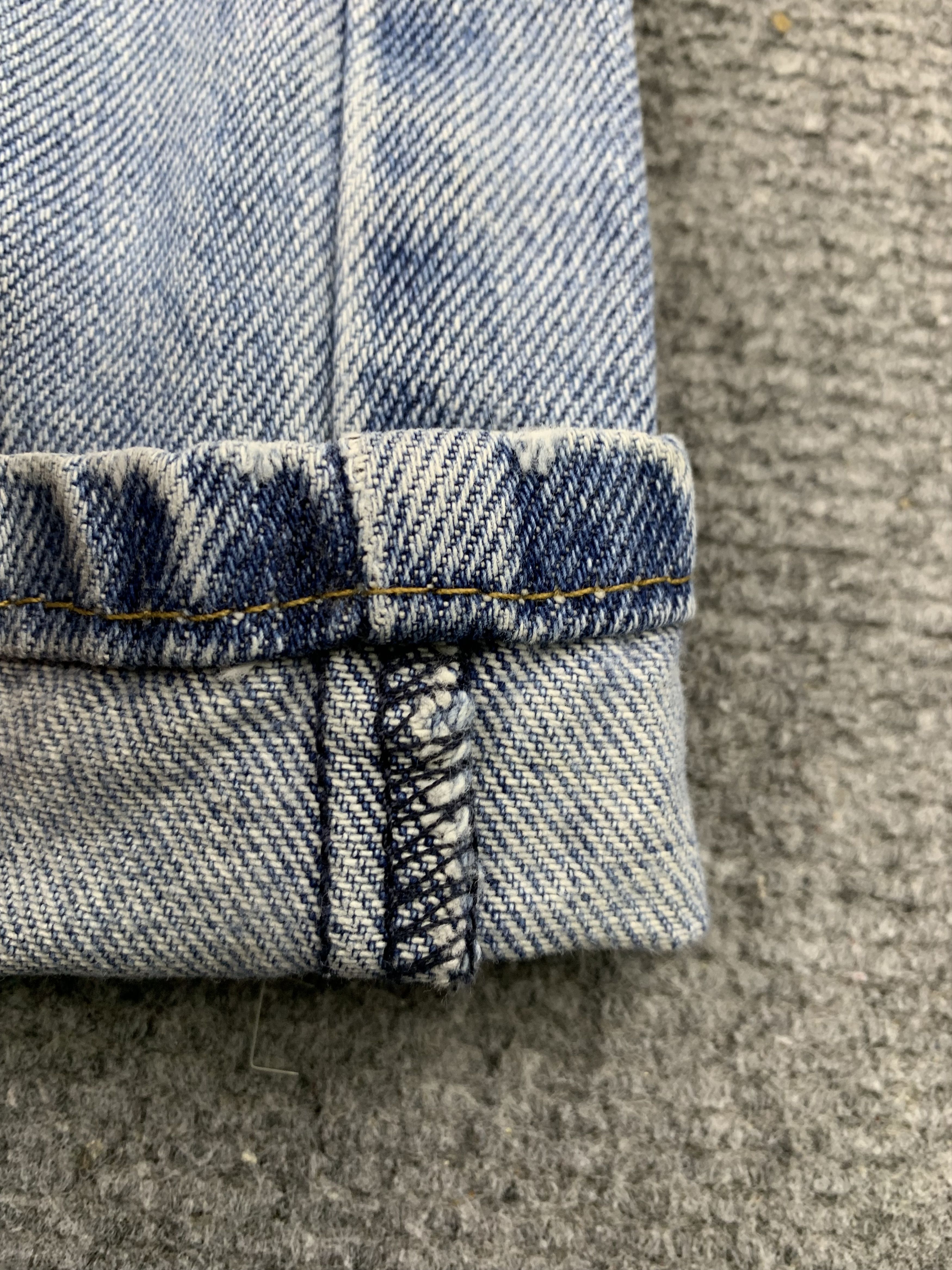 Levi's Vintage Levis 505 Light Wash Jeans DP1795 Size US 35 - 12 Thumbnail