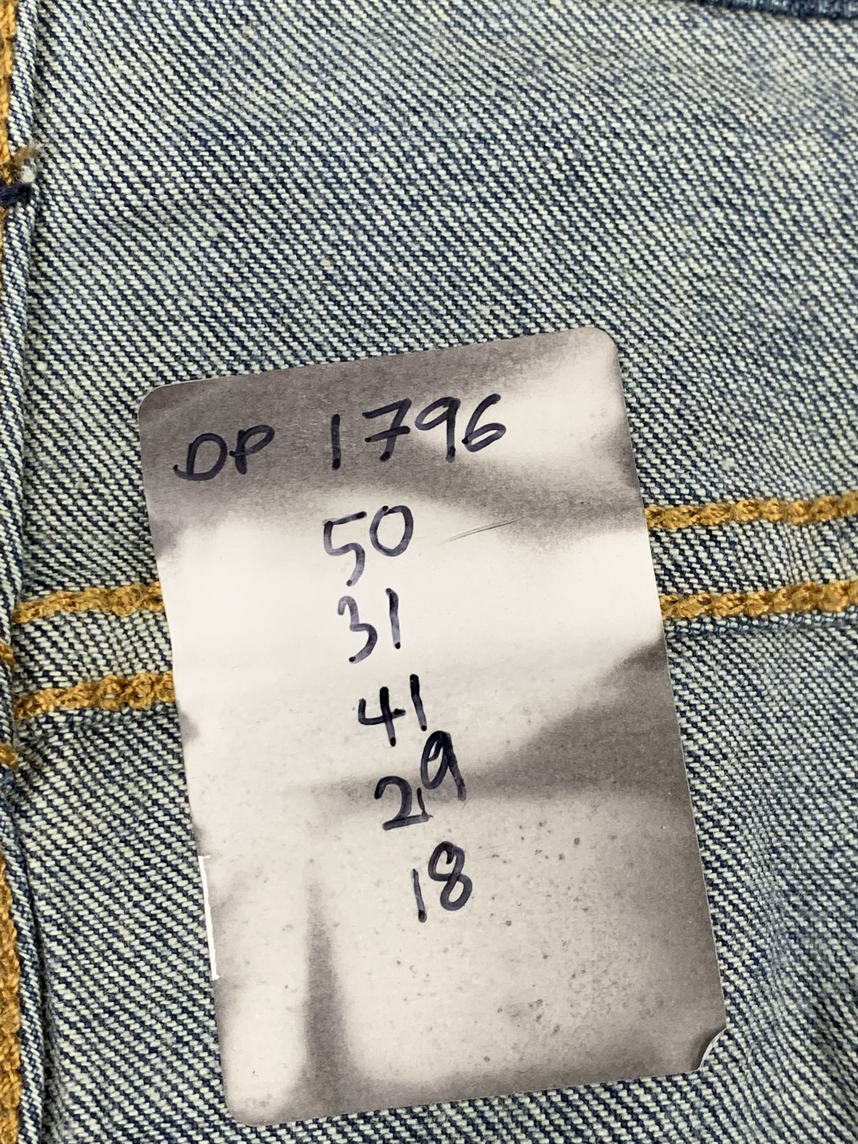 Levi's Vintage Levis 541 Faded Blue Jeans DP1796 Size US 44 / EU 60 - 14 Thumbnail