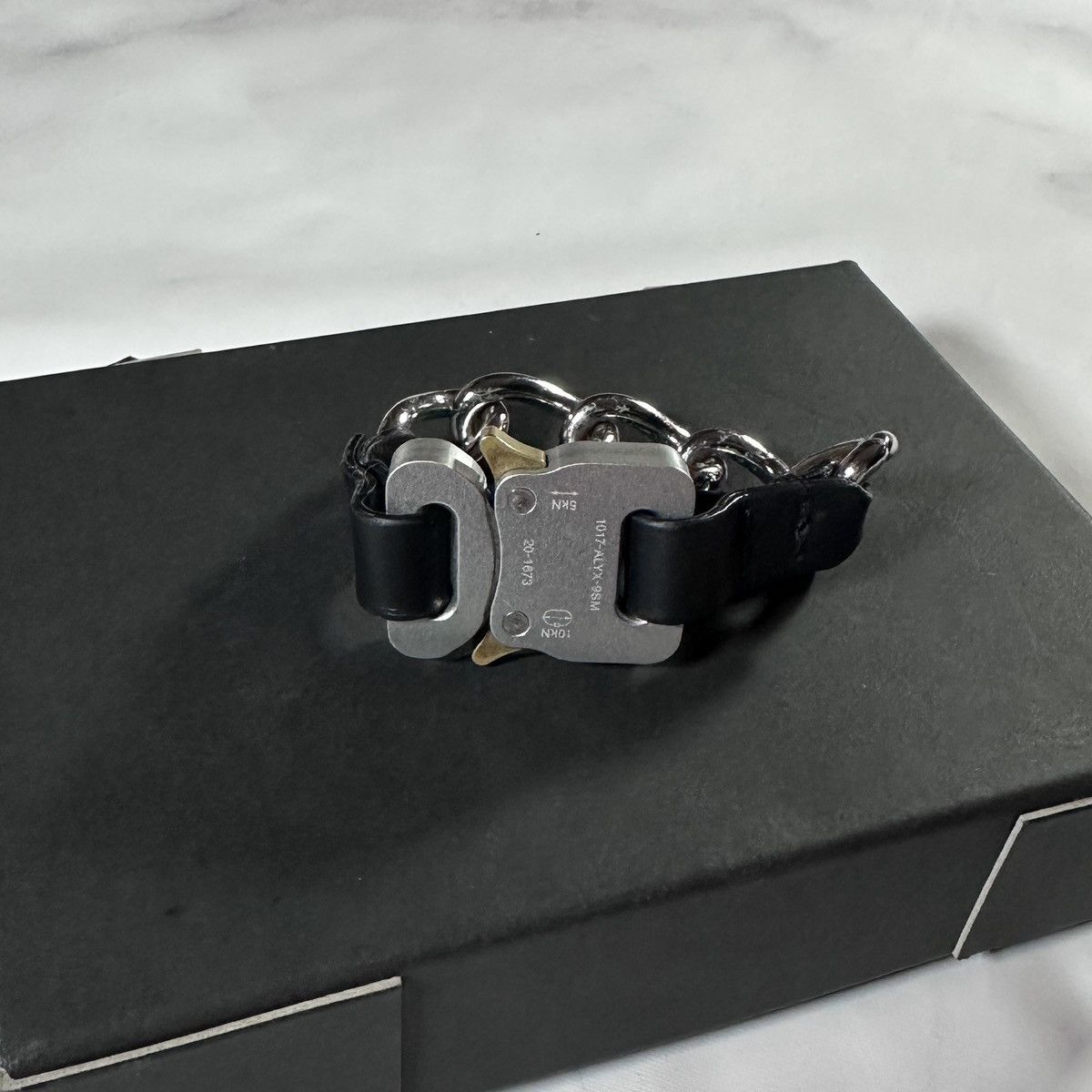 1017 ALYX 9SM F/W20 Rollercoaster Buckle Bracelet Size ONE SIZE - 2 Thumbnail