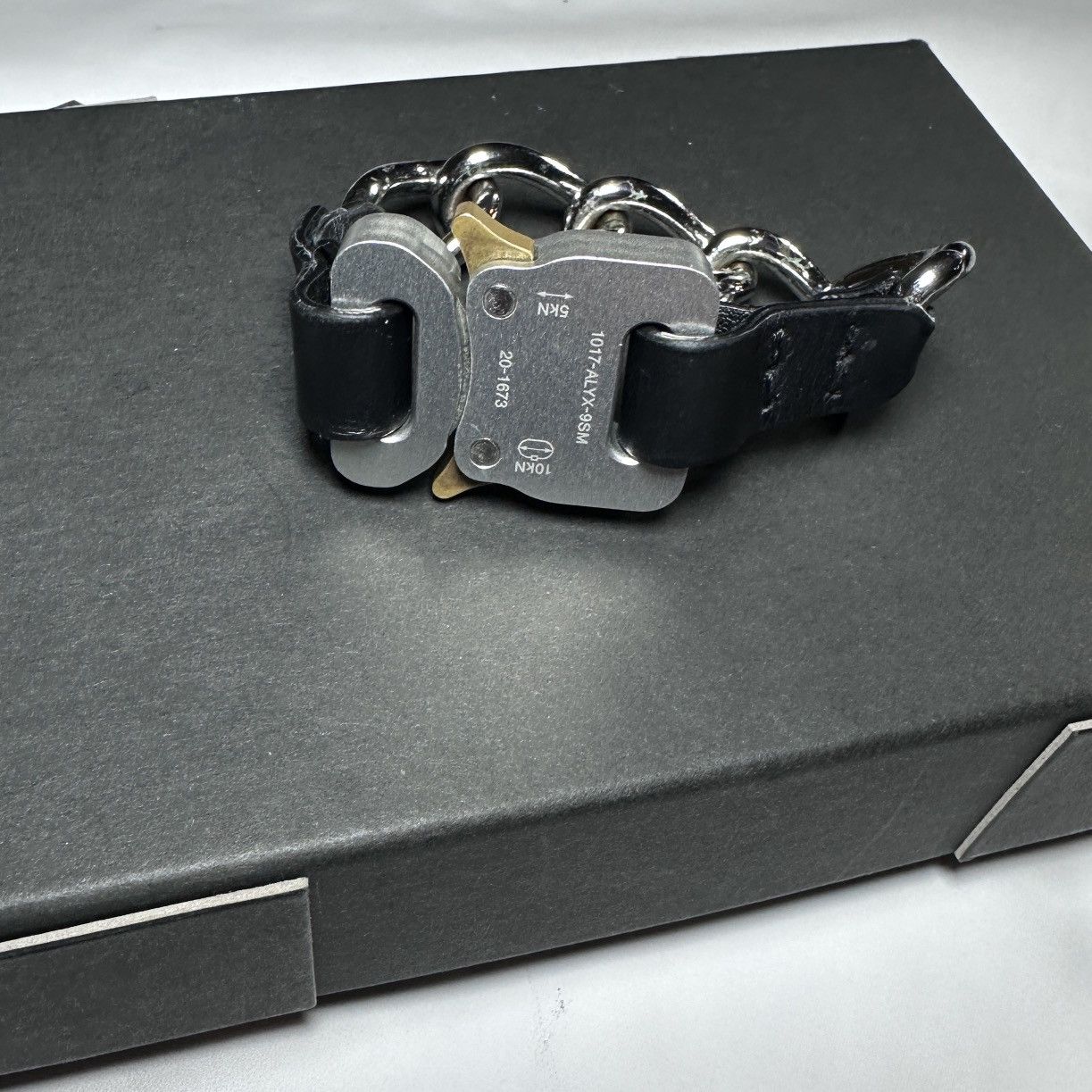 1017 ALYX 9SM F/W20 Rollercoaster Buckle Bracelet Size ONE SIZE - 3 Thumbnail