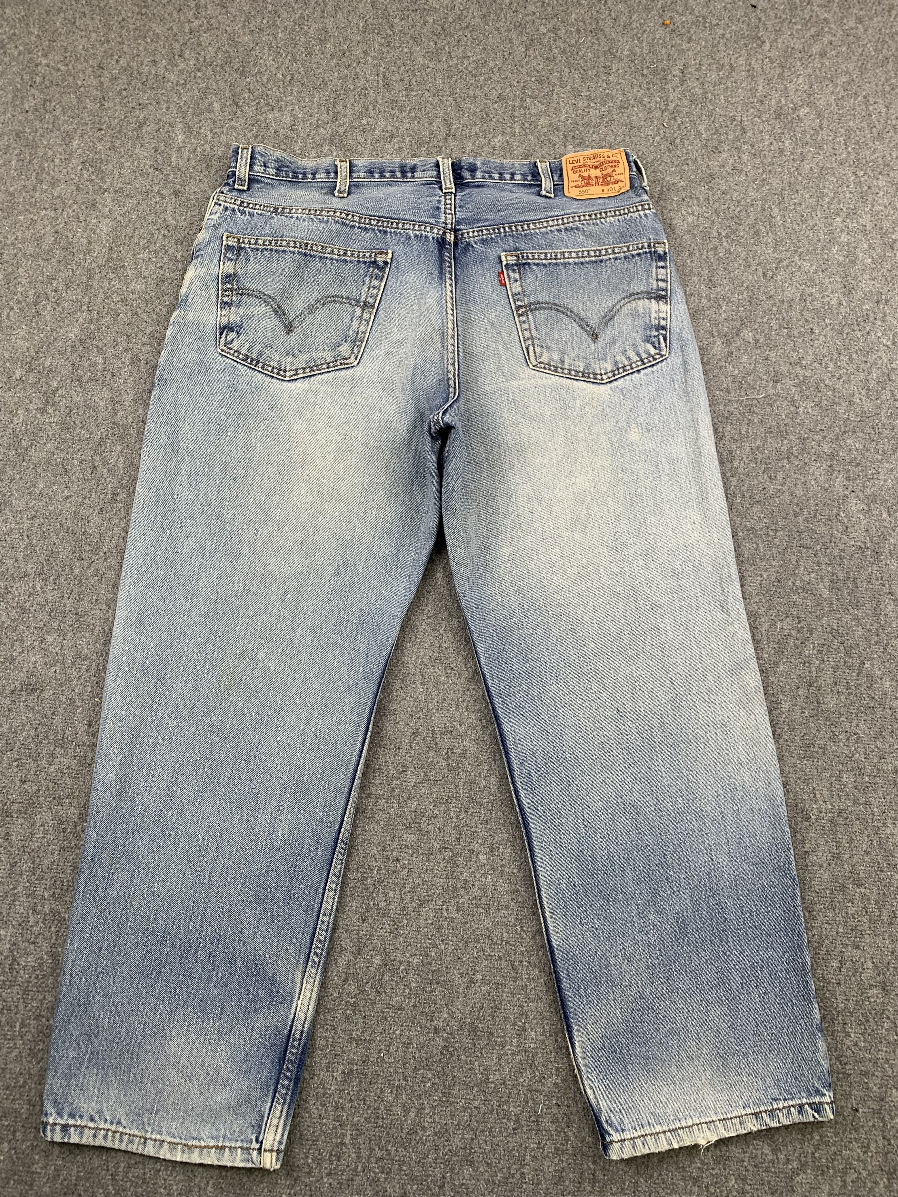 Levi's Vintage Levis 550 Light Wash Jeans DP1805 Size US 42 / EU 58 - 2 Thumbnail