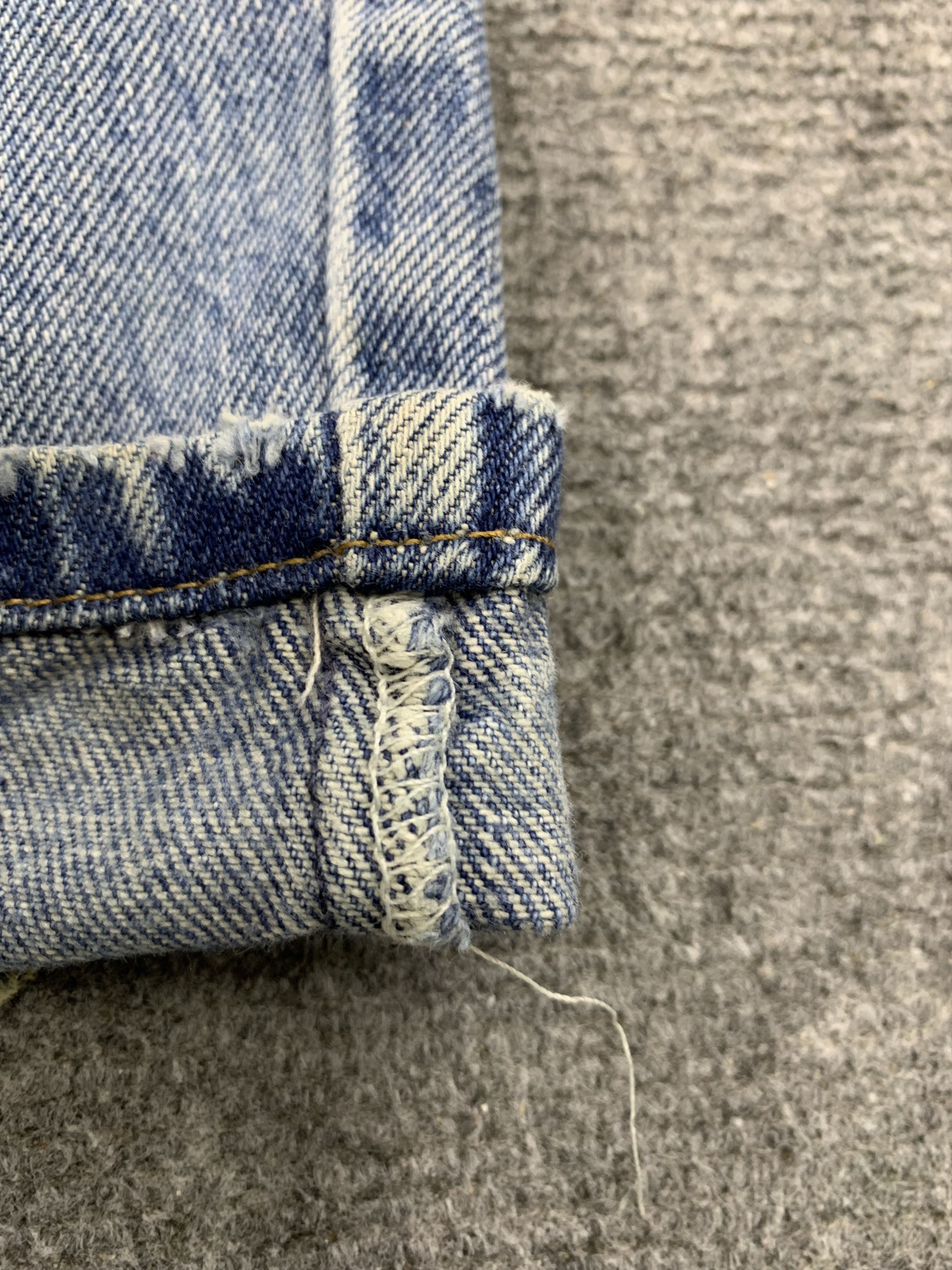 Levi's Vintage 90s Levis 560 Light Wash Jeans DP1868 Size US 34 / EU 50 - 8 Thumbnail