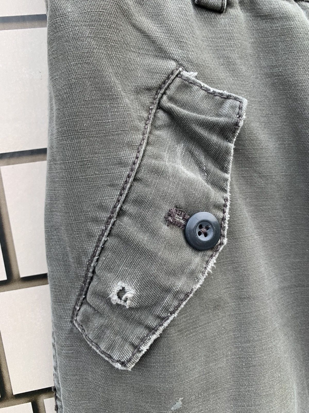 Oshkosh × Vintage Vintage Oshkosh Cargo Pants Army Design Size US 33 - 9 Thumbnail