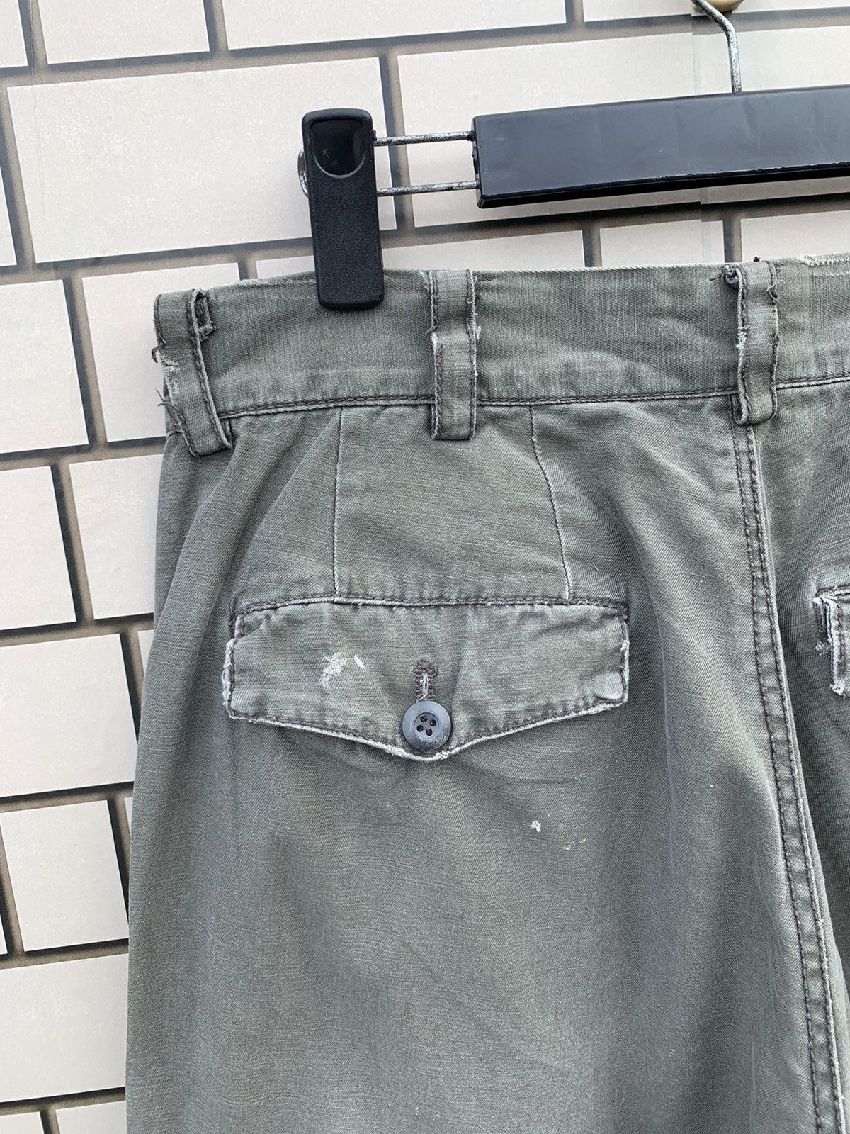 Oshkosh × Vintage Vintage Oshkosh Cargo Pants Army Design Size US 33 - 14 Thumbnail