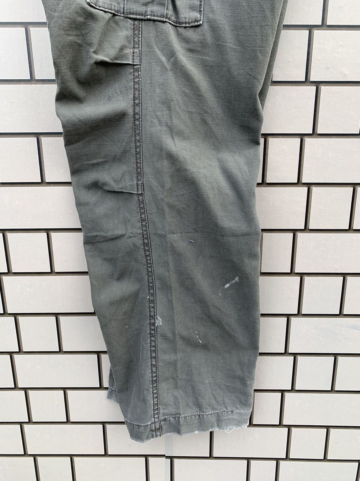 Oshkosh × Vintage Vintage Oshkosh Cargo Pants Army Design Size US 33 - 19 Thumbnail