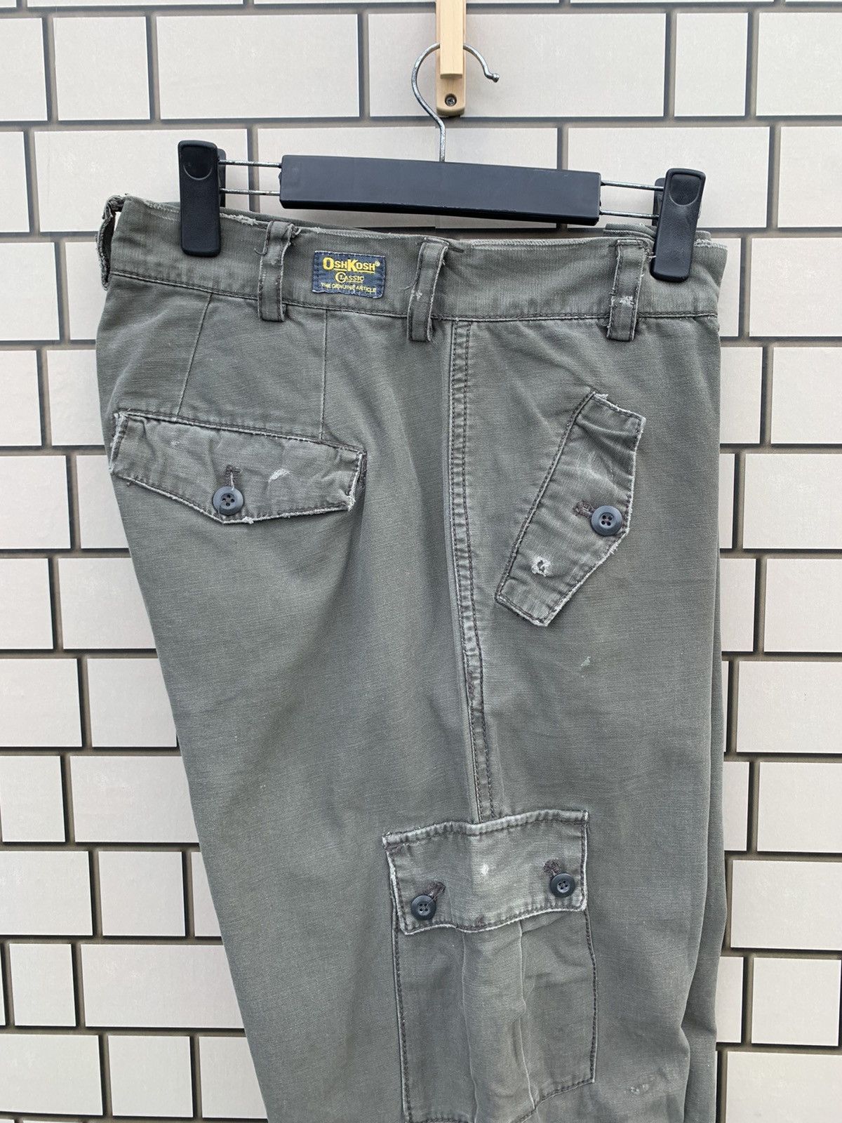 Oshkosh × Vintage Vintage Oshkosh Cargo Pants Army Design Size US 33 - 20 Thumbnail