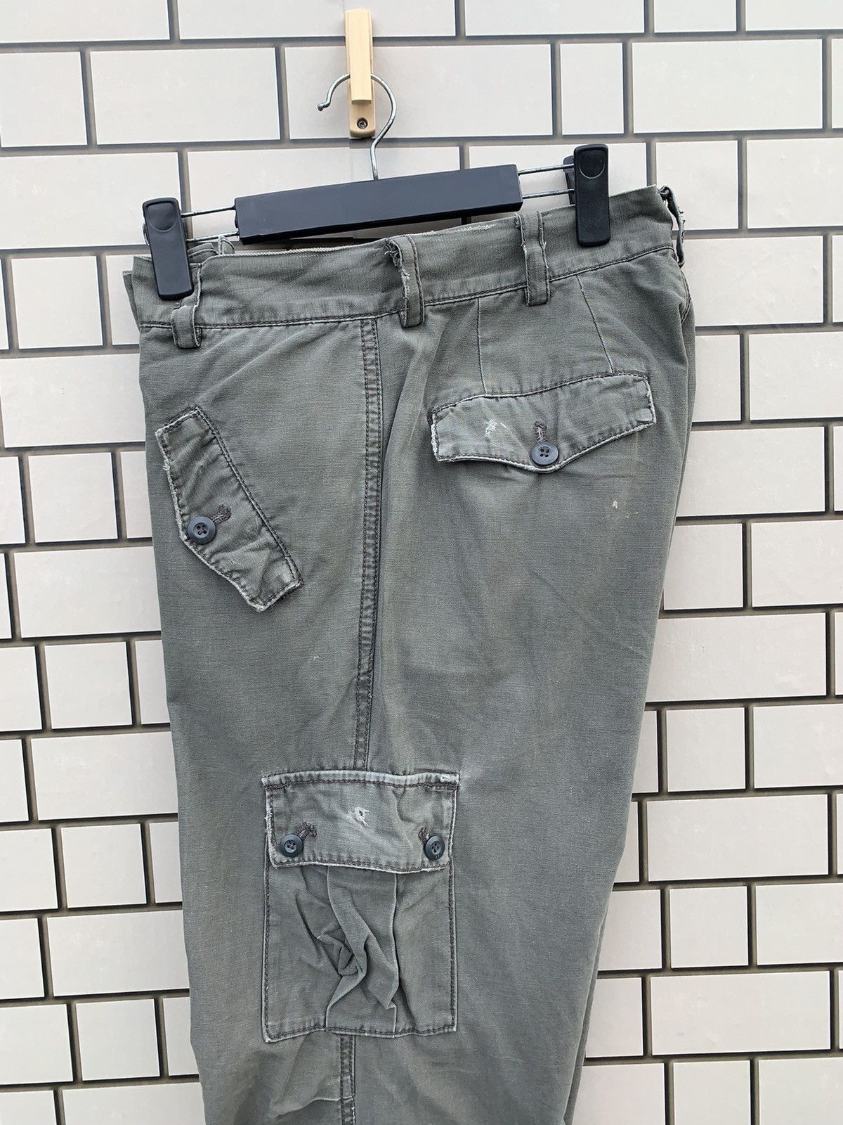 Oshkosh × Vintage Vintage Oshkosh Cargo Pants Army Design Size US 33 - 17 Thumbnail