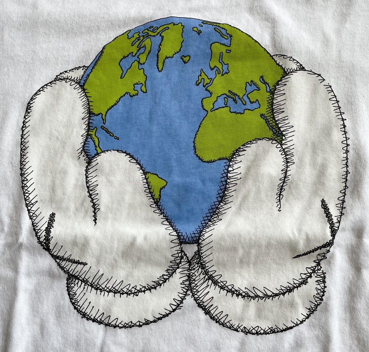 Kaws × Uniqlo 2XS XXS Extra Small KAWS White Peace for All The Grey Shirt Size US XXS / EU 40 - 2 Thumbnail