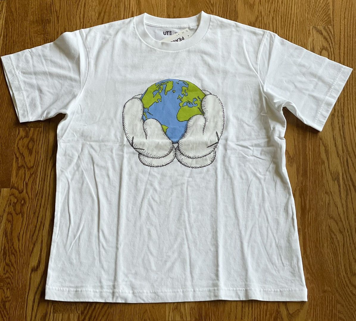 Kaws × Uniqlo 2XS XXS Extra Small KAWS White Peace for All The Grey Shirt Size US XXS / EU 40 - 1 Thumbnail
