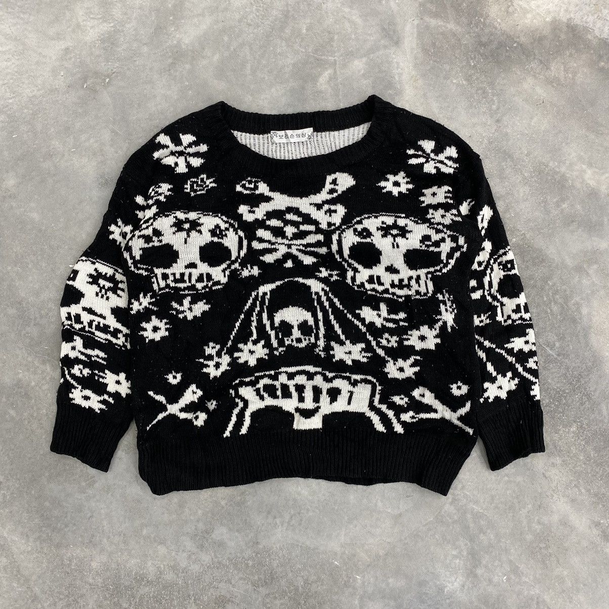 Skulls knitwear