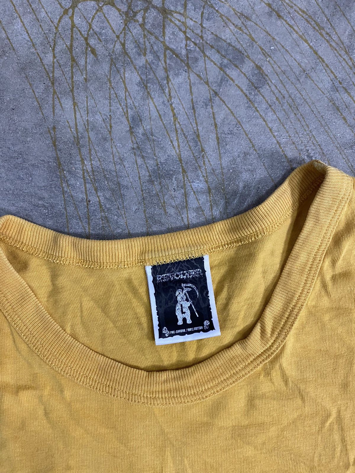 Hiroshi Fujiwara AW2002 REVOLVER Japan Disc-man print Size US L / EU 52-54 / 3 - 6 Thumbnail
