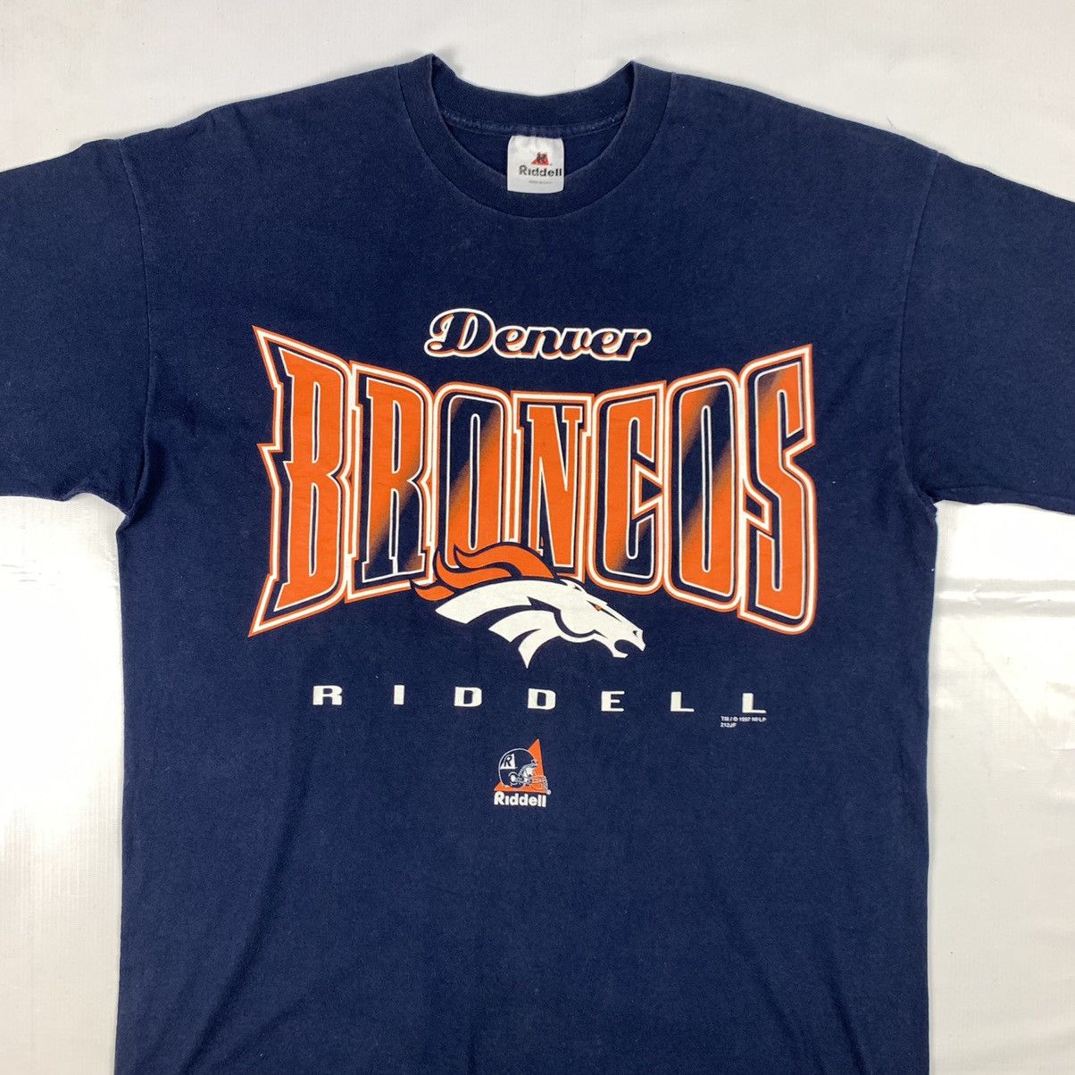 Vintage Vintage 1997 Broncos American Football Team Shirt Size US XL / EU 56 / 4 - 4 Thumbnail