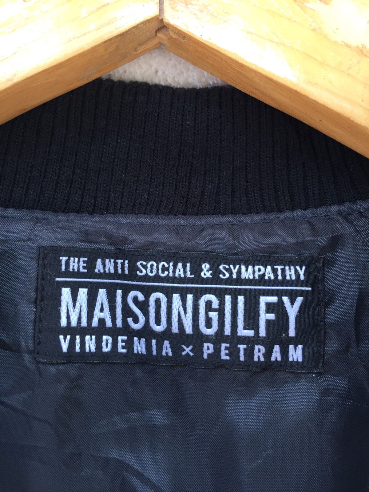 Japanese Brand MAISON GILFY SWEATER (WOMEN) Size US M / EU 48-50 / 2 - 8 Thumbnail