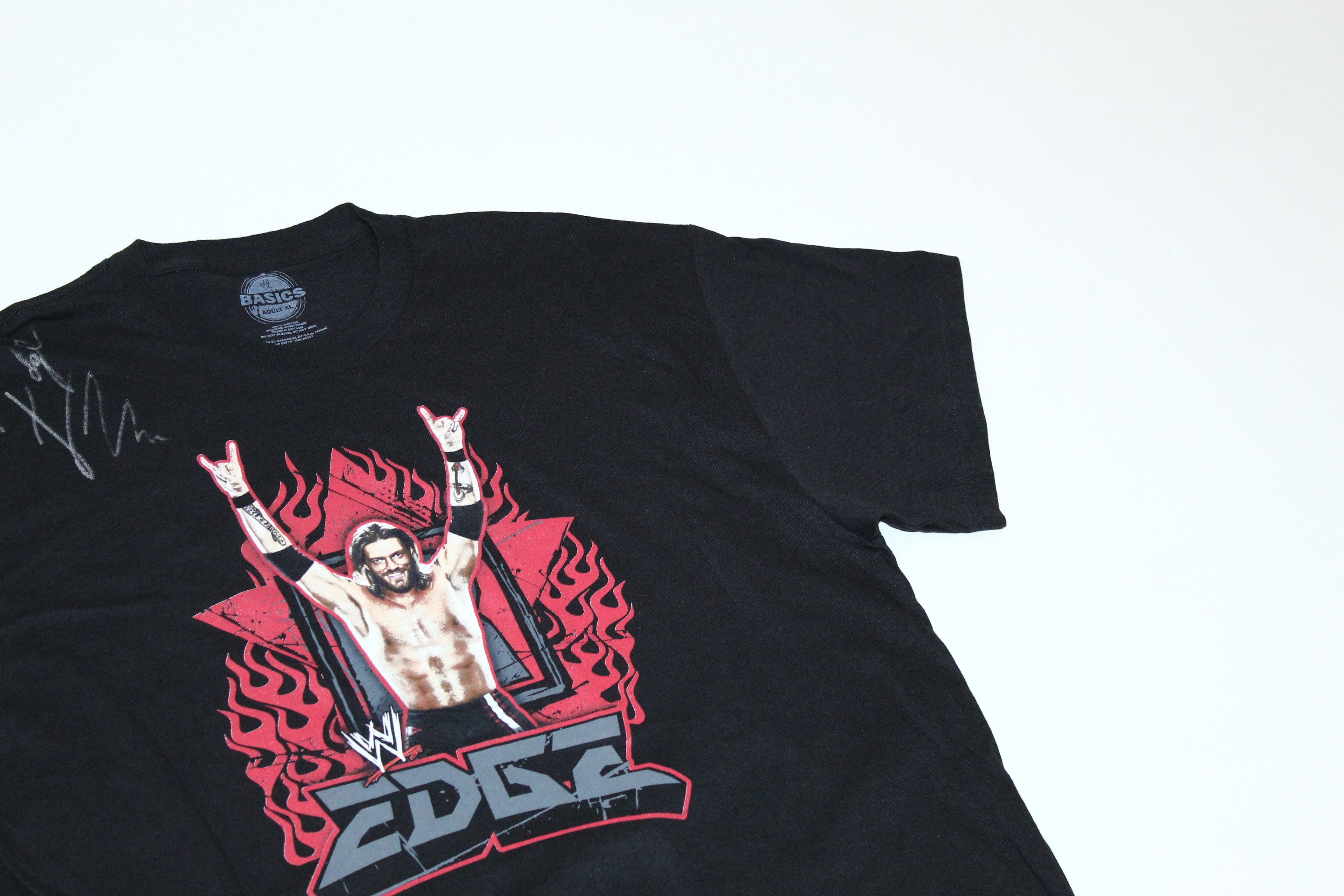 WWE 🔥VTG🔥 EDGE SMACK DOWN WWE t-shirt with autograph Size US XL / EU 56 / 4 - 6 Thumbnail