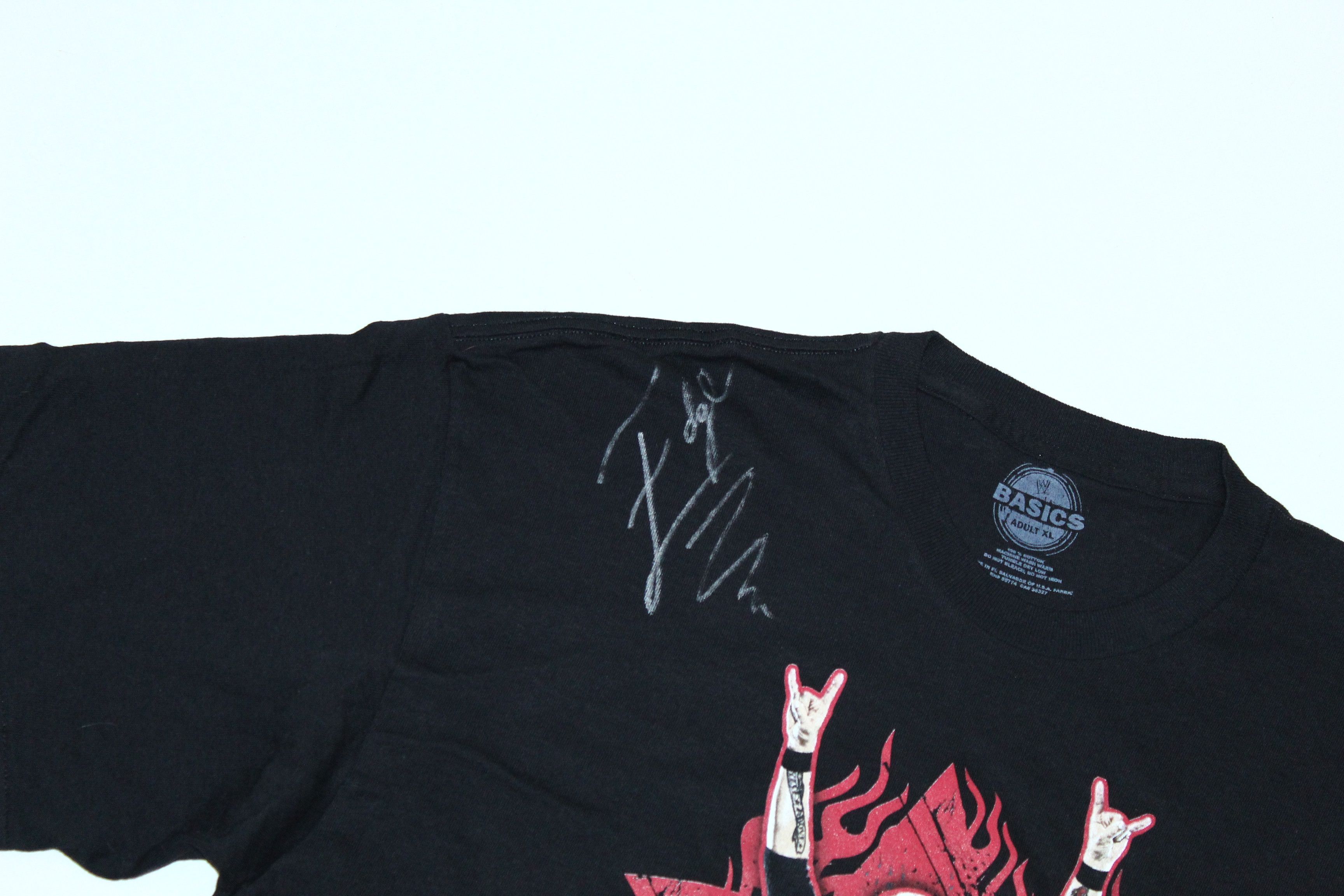 WWE 🔥VTG🔥 EDGE SMACK DOWN WWE t-shirt with autograph Size US XL / EU 56 / 4 - 8 Thumbnail