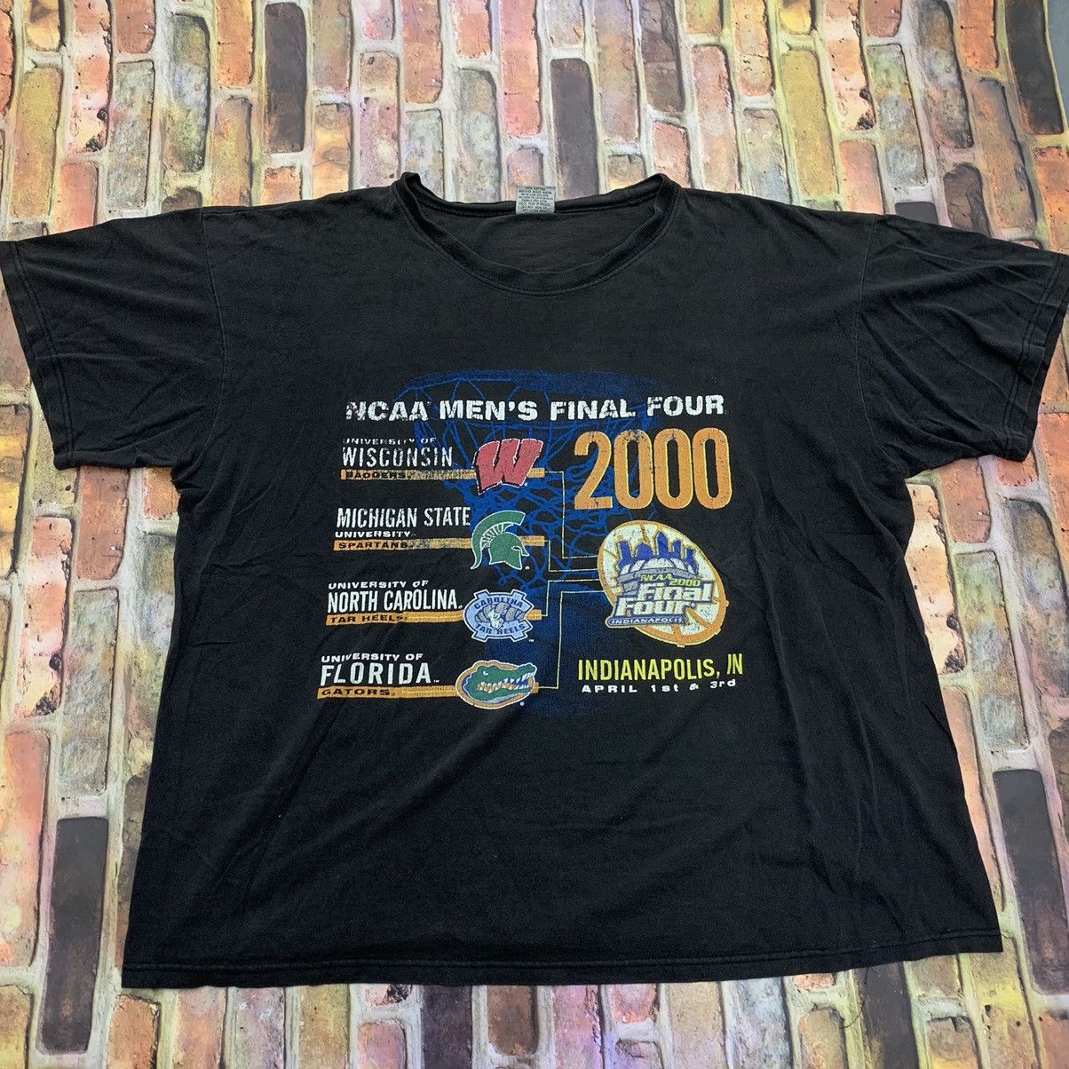 Gear for Sports × NCAA × Vintage Vintage 2000 Final Four tee Size US XL / EU 56 / 4 - 1 Thumbnail