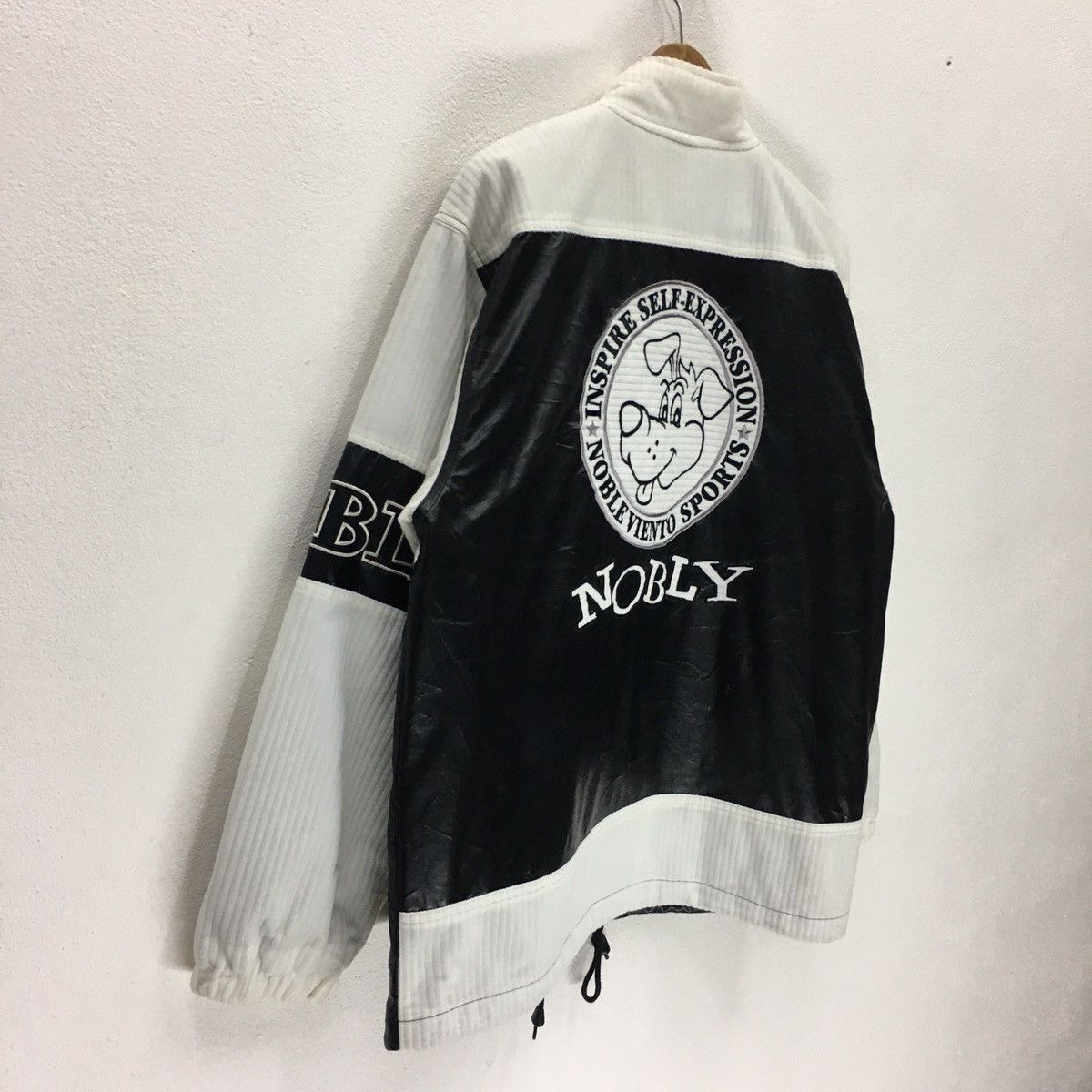 Vintage Noble Viento Dog Design Jacket
